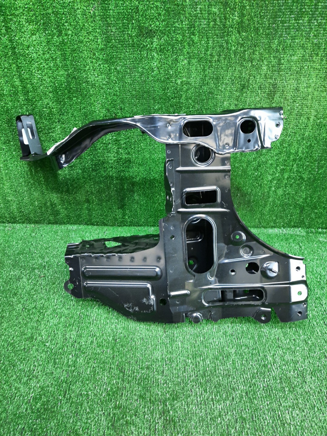Рамка радиатора правая TOYOTA SEQUOIA VXKH85L V35A-FTS 53202-0C050 1 ракурс