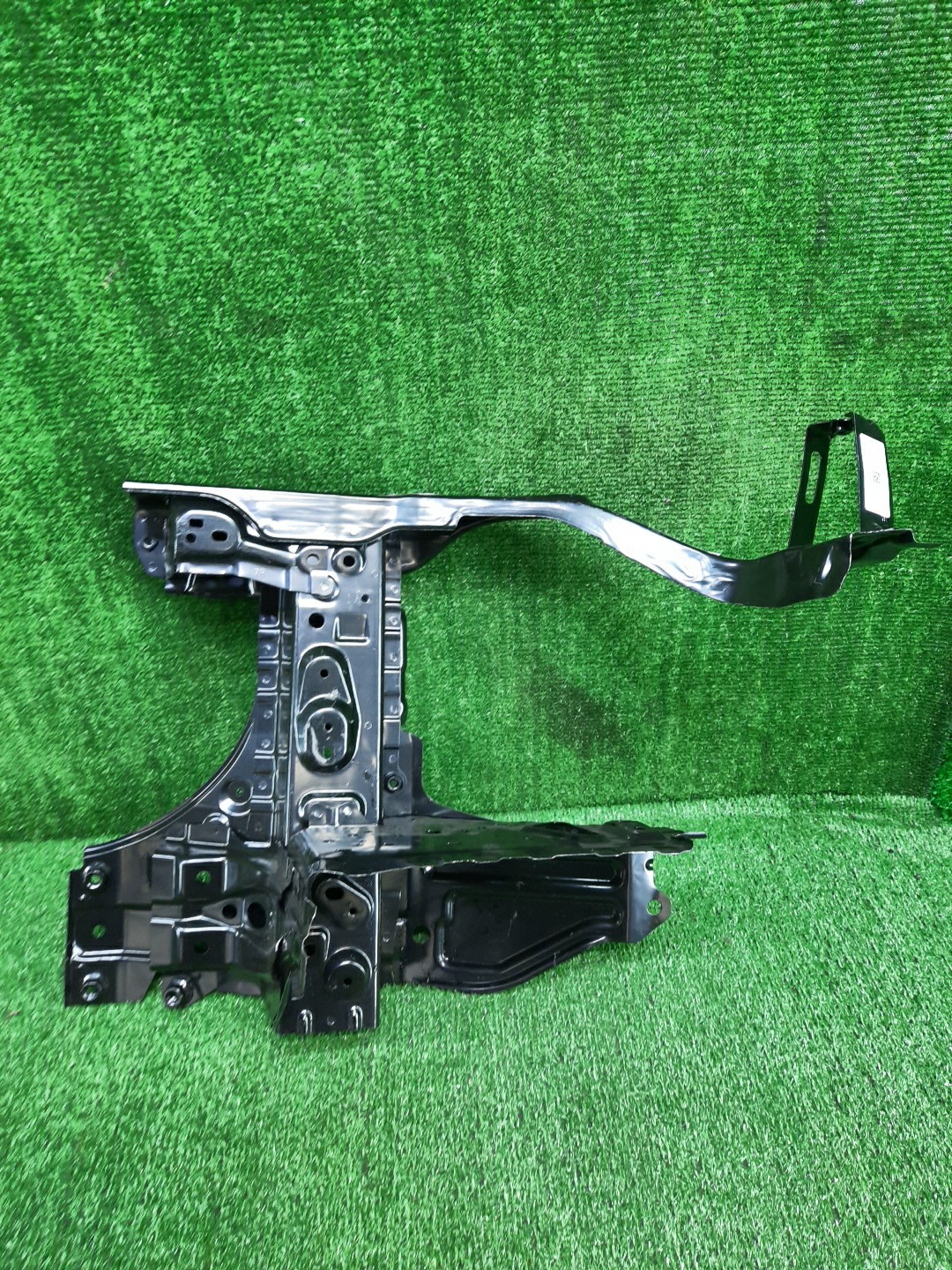 Рамка радиатора правая TOYOTA SEQUOIA VXKH85L V35A-FTS 53202-0C050 2 ракурс