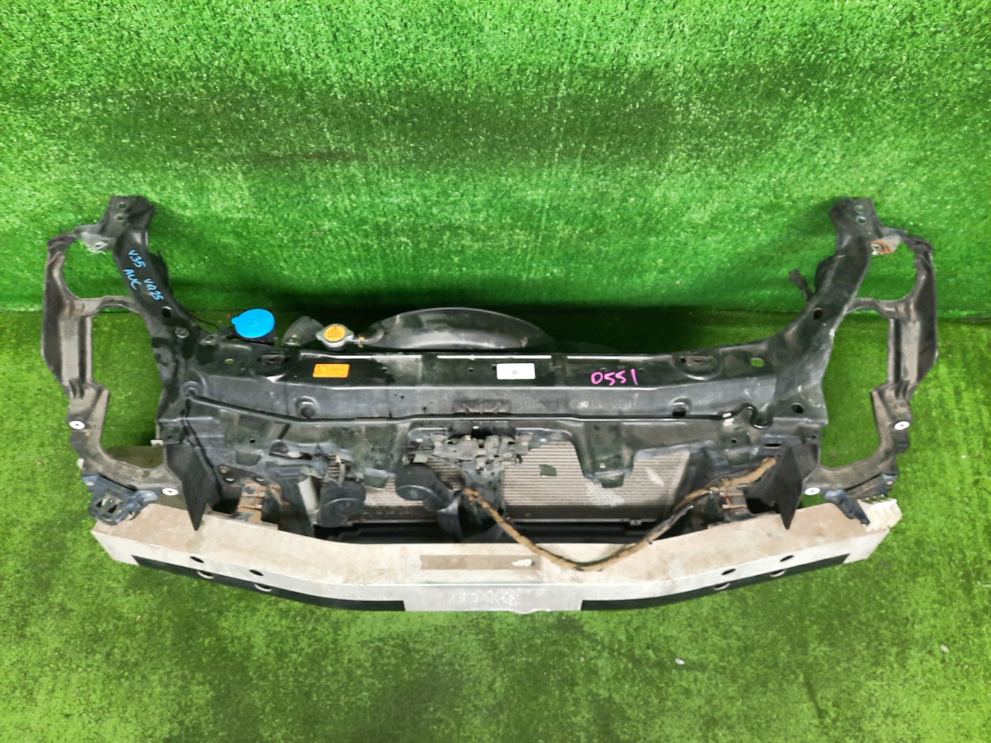Рамка радиатора NISSAN SKYLINE V35 VQ25DD 0551 2 ракурс