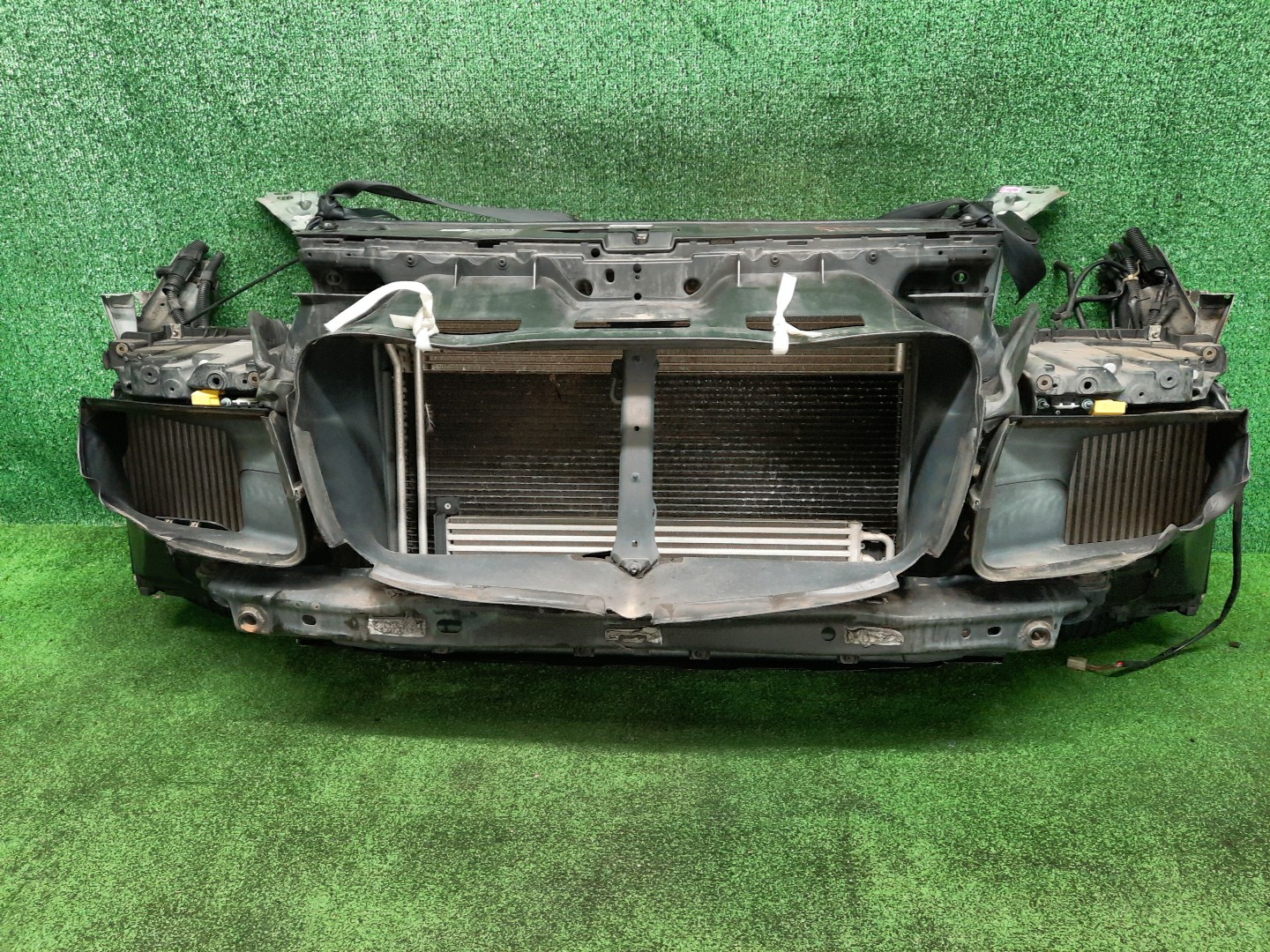 Рамка радиатора PORSCHE CAYENNE 955 M48.50 0558 1 ракурс Рамка радиатора PORSCHE CAYENNE 955 M48.50 0558 1 ракурс