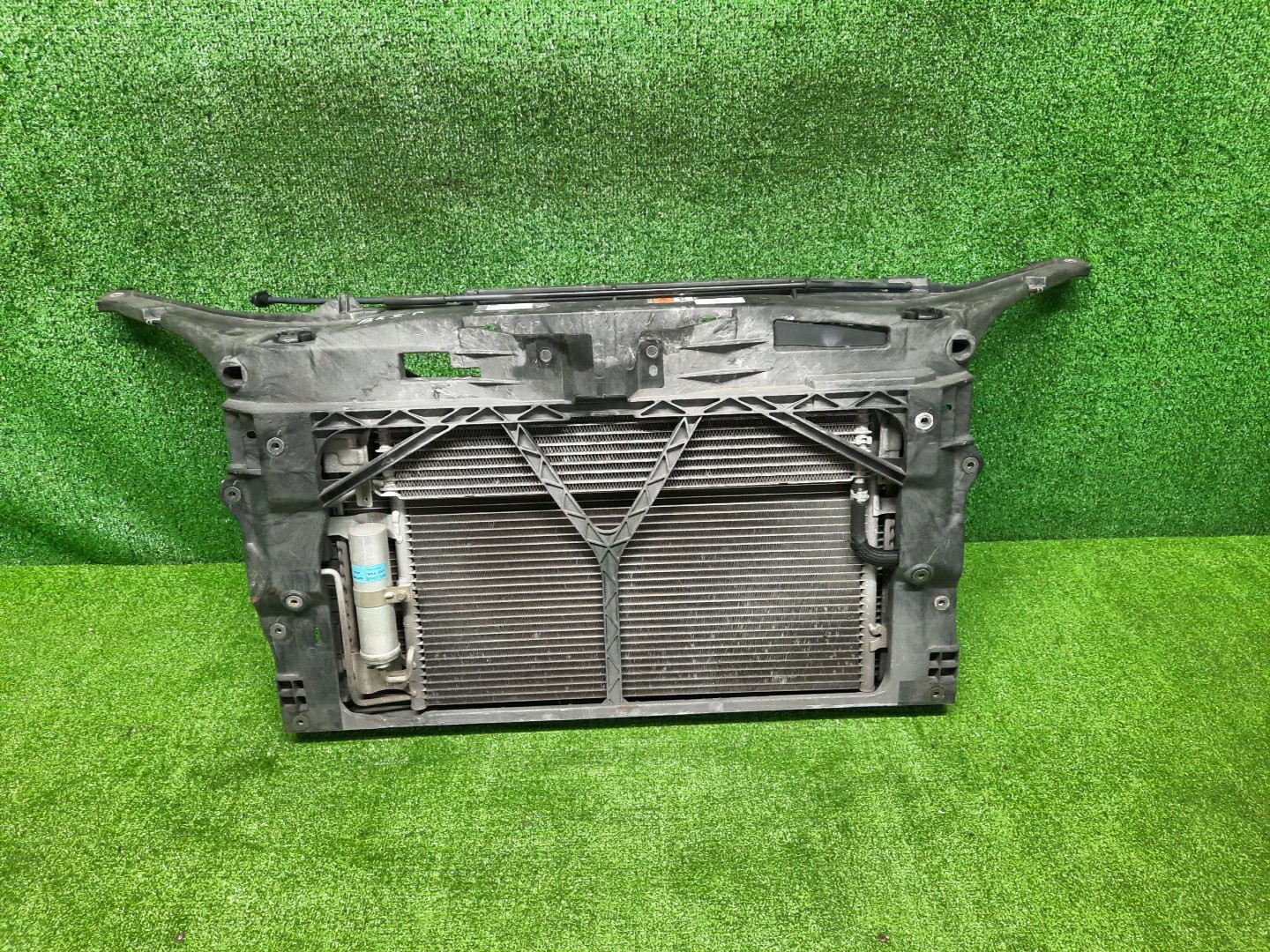 Рамка радиатора MAZDA AXELA, MAZDA 3, 3 BK5P, BK3P, BKEP, BK ZY-VE 0577 1 ракурс