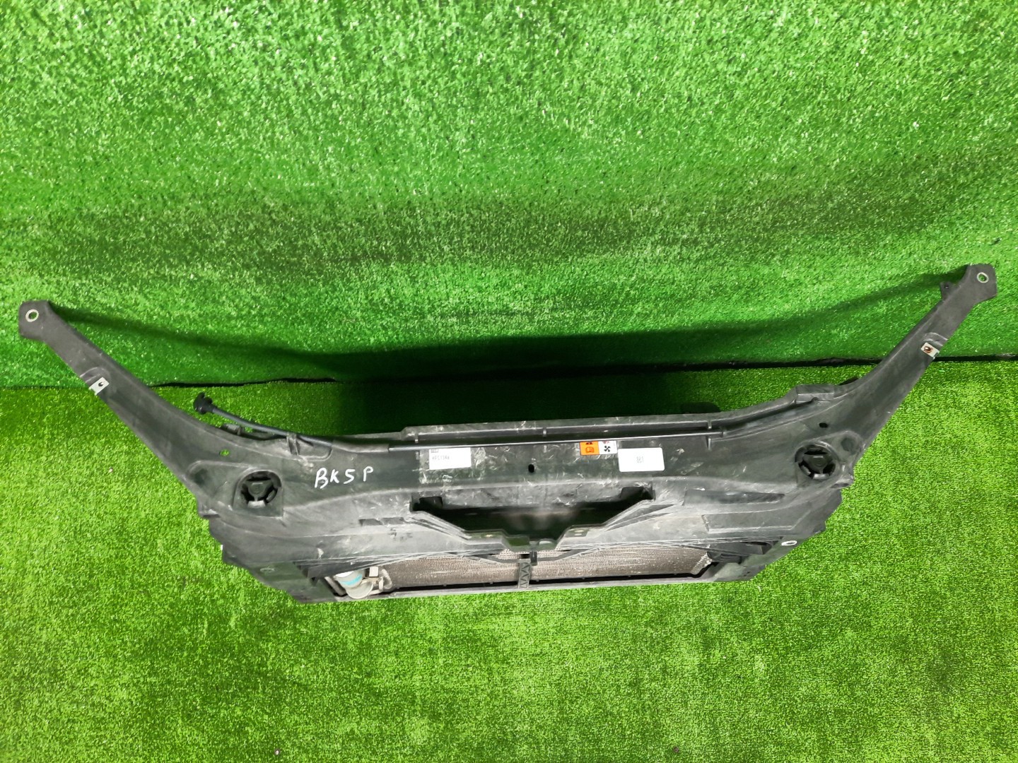 Рамка радиатора MAZDA AXELA, MAZDA 3, 3 BK5P, BK3P, BKEP, BK ZY-VE 0577 2 ракурс