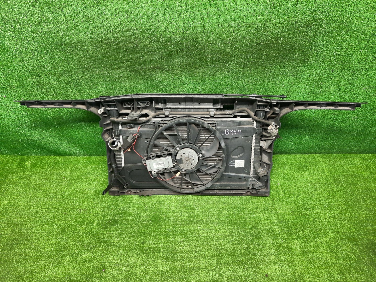 Рамка радиатора MAZDA AXELA, MAZDA 3, 3 BK5P, BK3P, BKEP, BK ZY-VE 0577 3 ракурс