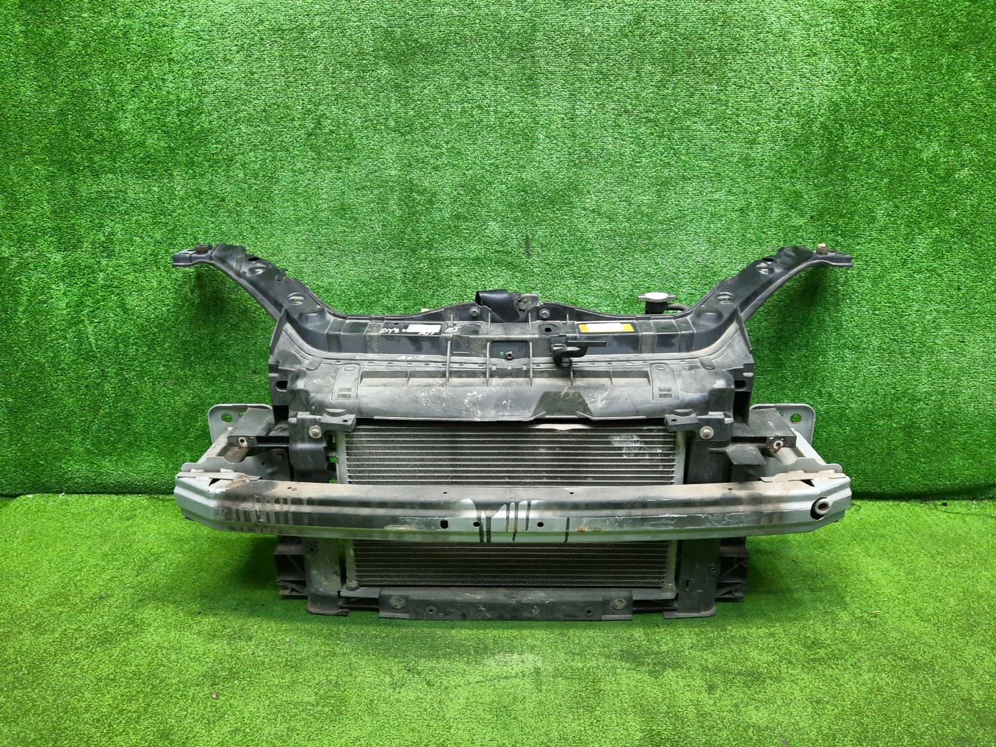 Рамка радиатора MAZDA DEMIO DY3W, DY5W, DY3R ZJ-VE 0582 1 ракурс