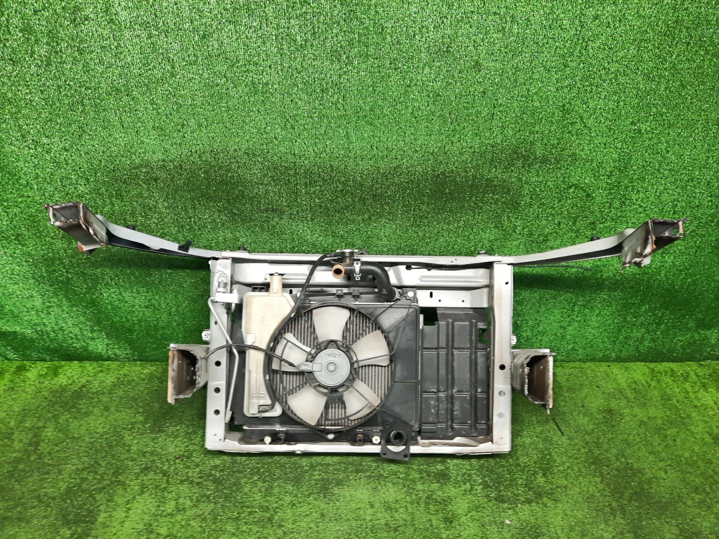 Рамка радиатора TOYOTA SUCCEED NCP51V, NCP58G, NCP55V, NCP50V, NCP59G, NLP51 1NZ-FE 0593 3 ракурс