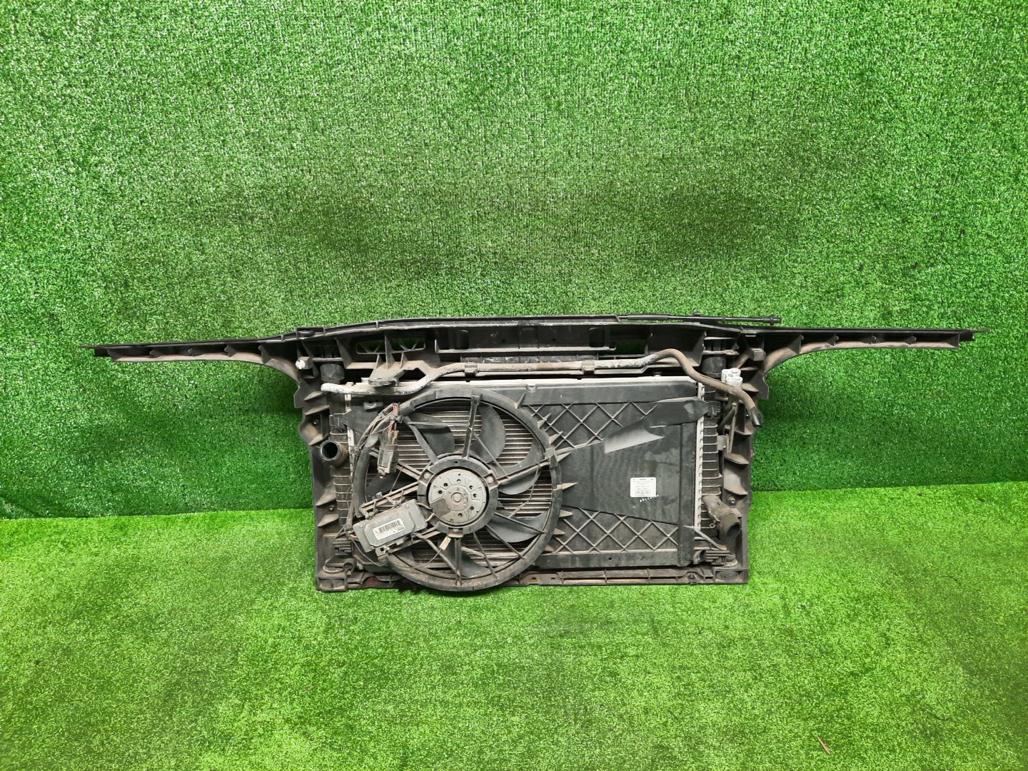 Рамка радиатора MAZDA AXELA, MAZDA 3, 3 BK5P, BK3P, BKEP, BK L3-VE 0601 2 ракурс