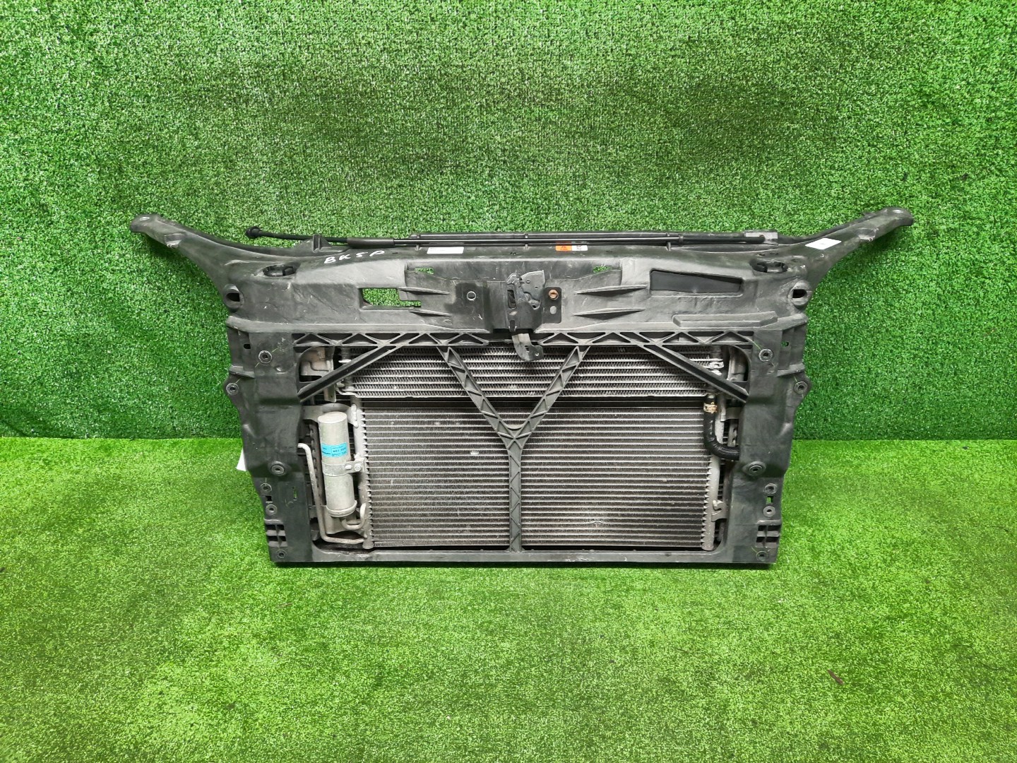 Рамка радиатора MAZDA AXELA, MAZDA 3, 3 BK5P, BK3P, BKEP, BK ZY-VE 0604 1 ракурс