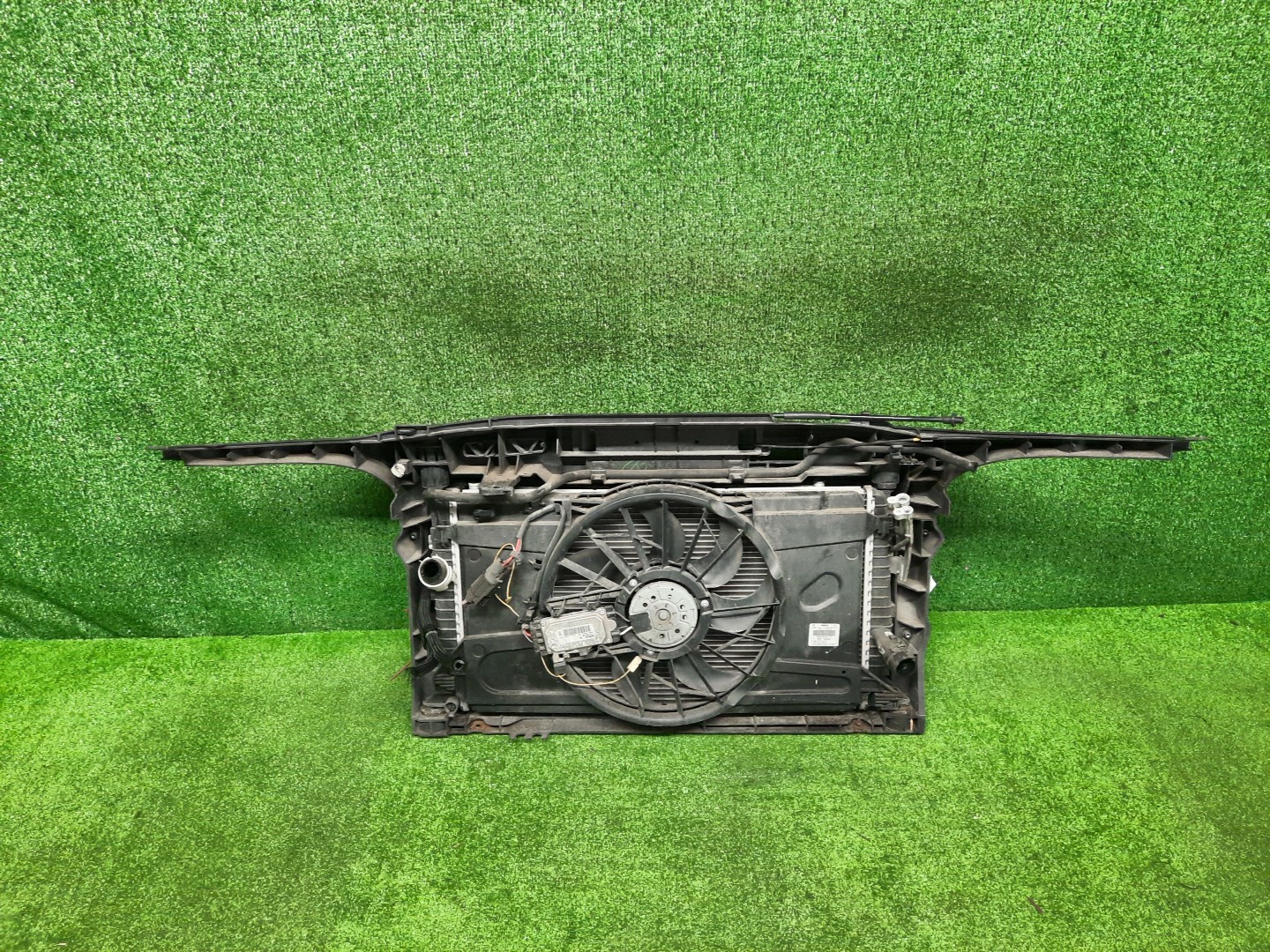 Рамка радиатора MAZDA AXELA, MAZDA 3, 3 BK5P, BK3P, BKEP, BK ZY-VE 0604 2 ракурс