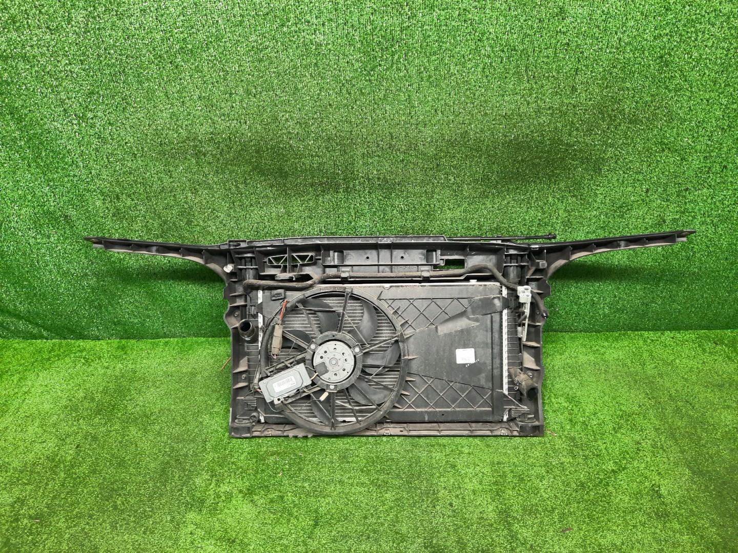 Рамка радиатора MAZDA AXELA, MAZDA 3, 3 BK5P, BK3P, BKEP, BK LF-VE 0607 2 ракурс