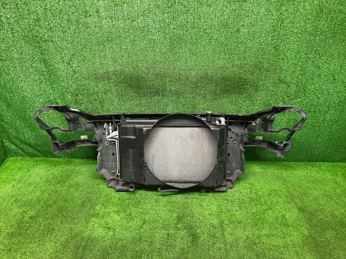 Рамка радиатора NISSAN SKYLINE V35 VQ25DD 0609 3 ракурс