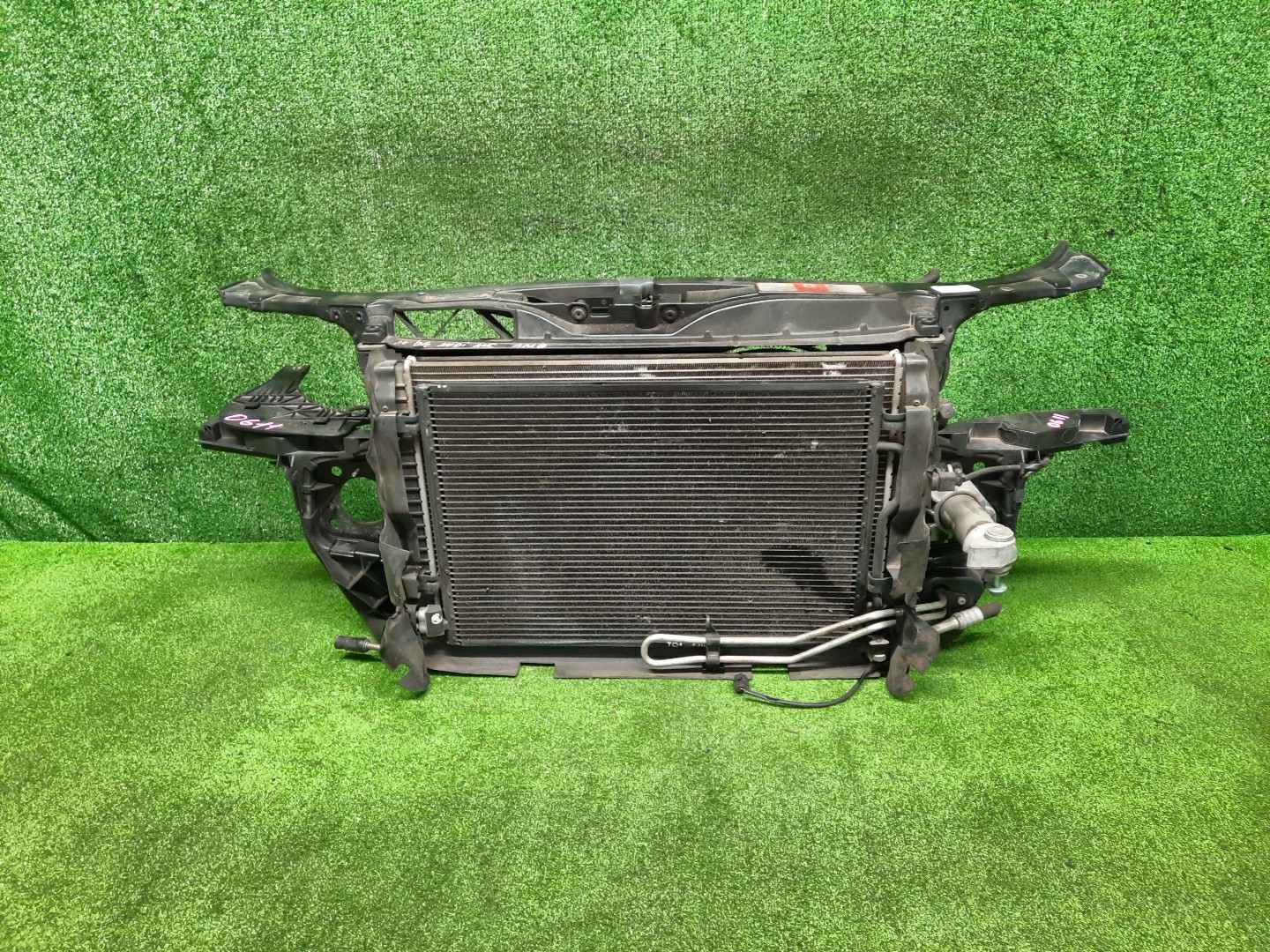 Рамка радиатора AUDI A4 8EAMBF AMB 0611 1 ракурс