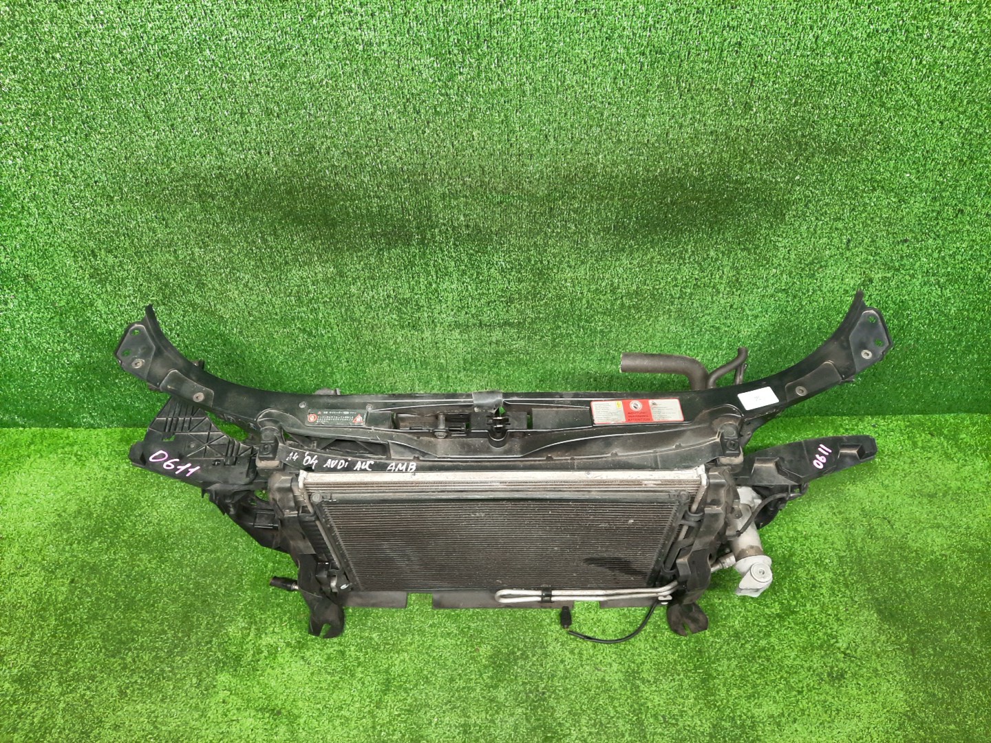 Рамка радиатора AUDI A4 8EAMBF AMB 0611 2 ракурс