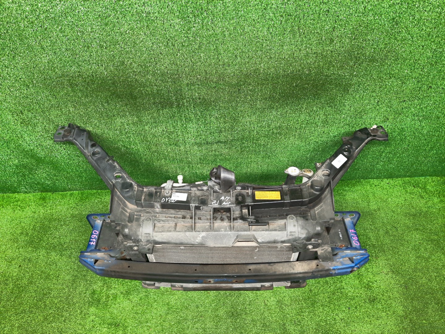 Рамка радиатора MAZDA DEMIO DY3W, DY5W, DY3R ZJ-VE 0617 2 ракурс
