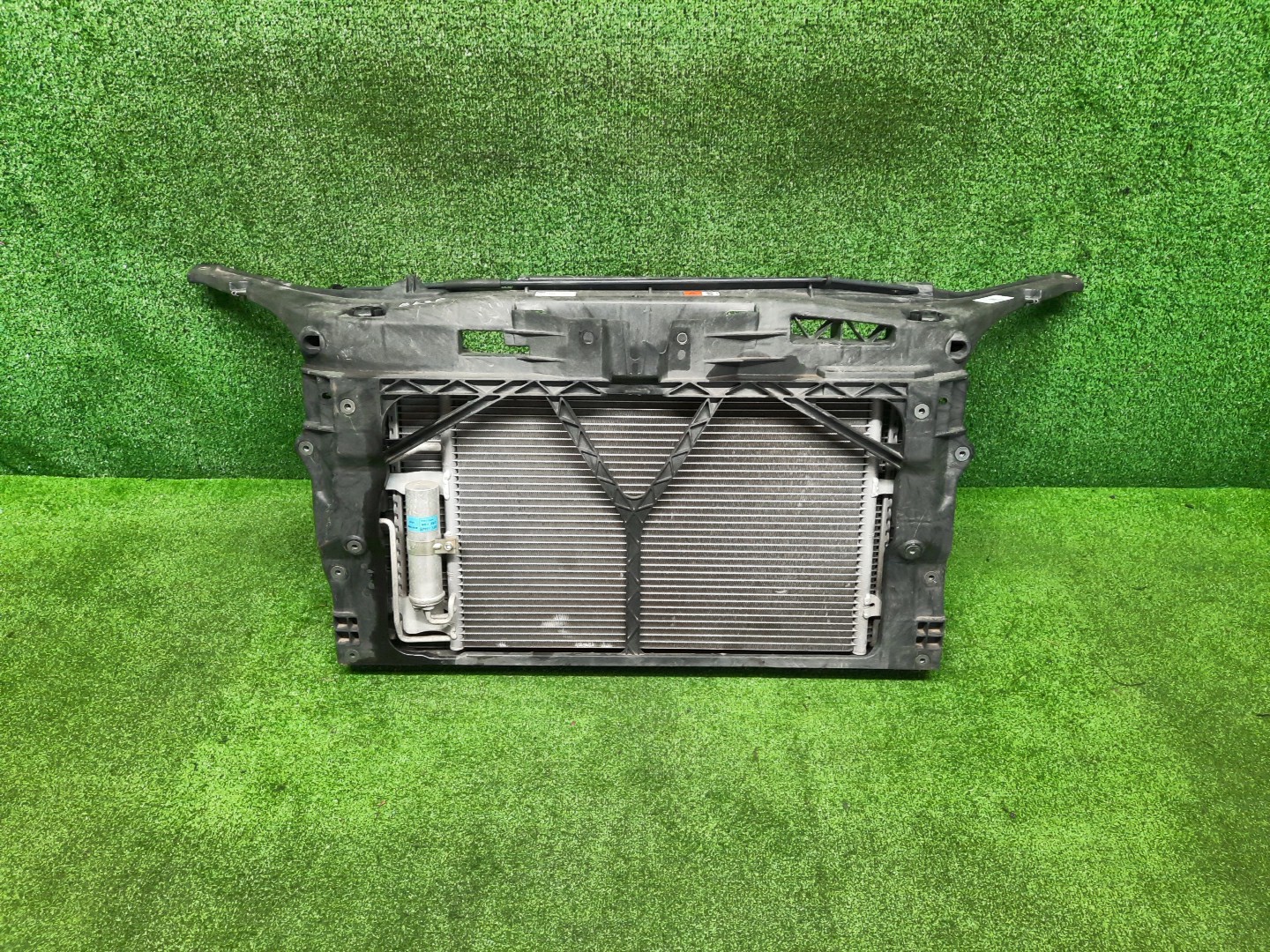 Рамка радиатора MAZDA AXELA, MAZDA 3, 3 BK5P, BK3P, BKEP, BK L3-VE 0619 1 ракурс