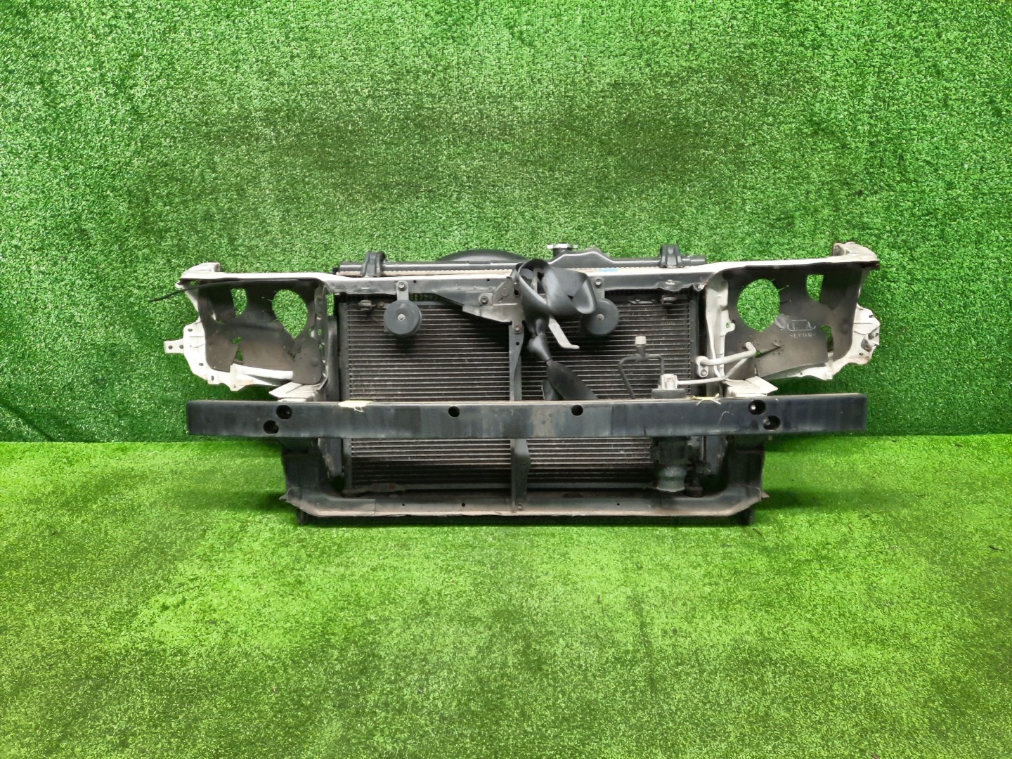 Рамка радиатора TOYOTA CRESTA GX100, JZX100, JZX101, LX100, GX105, JZX105, SX100 1G-FE 0622 1 ракурс