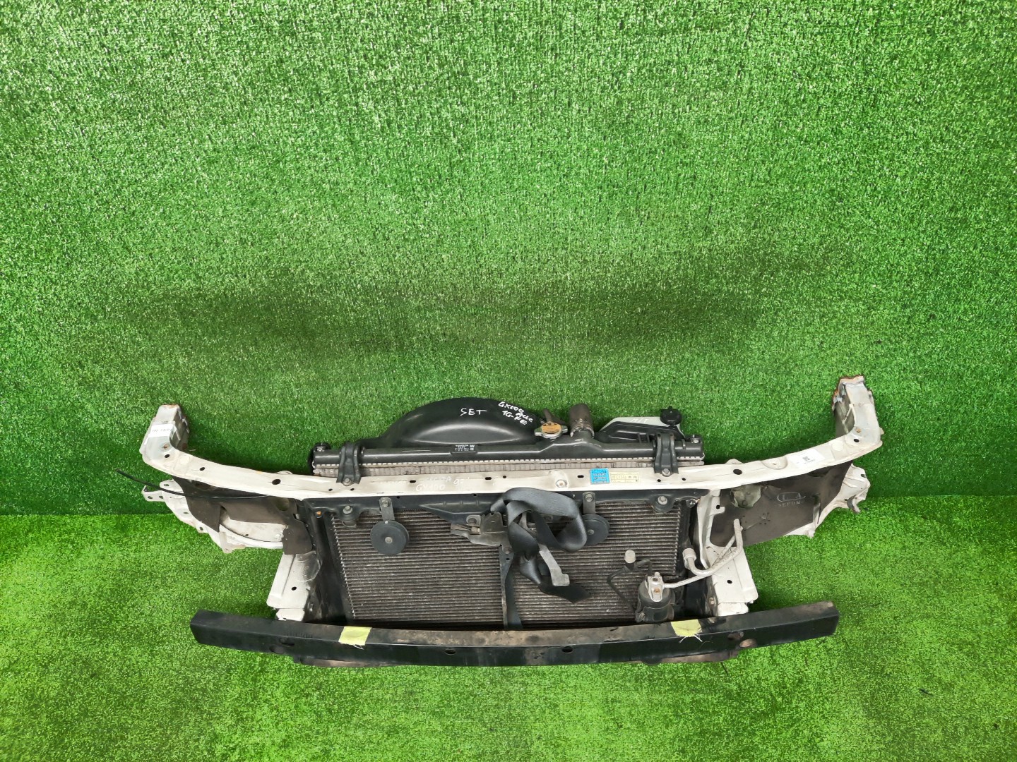 Рамка радиатора TOYOTA CRESTA GX100, JZX100, JZX101, LX100, GX105, JZX105, SX100 1G-FE 0622 2 ракурс