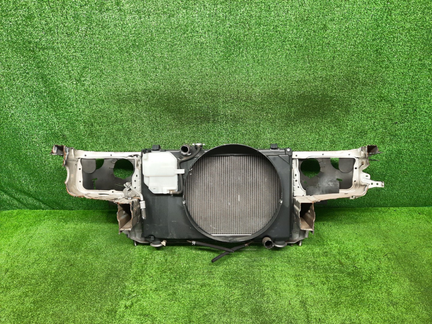 Рамка радиатора TOYOTA CRESTA GX100, JZX100, JZX101, LX100, GX105, JZX105, SX100 1G-FE 0622 3 ракурс