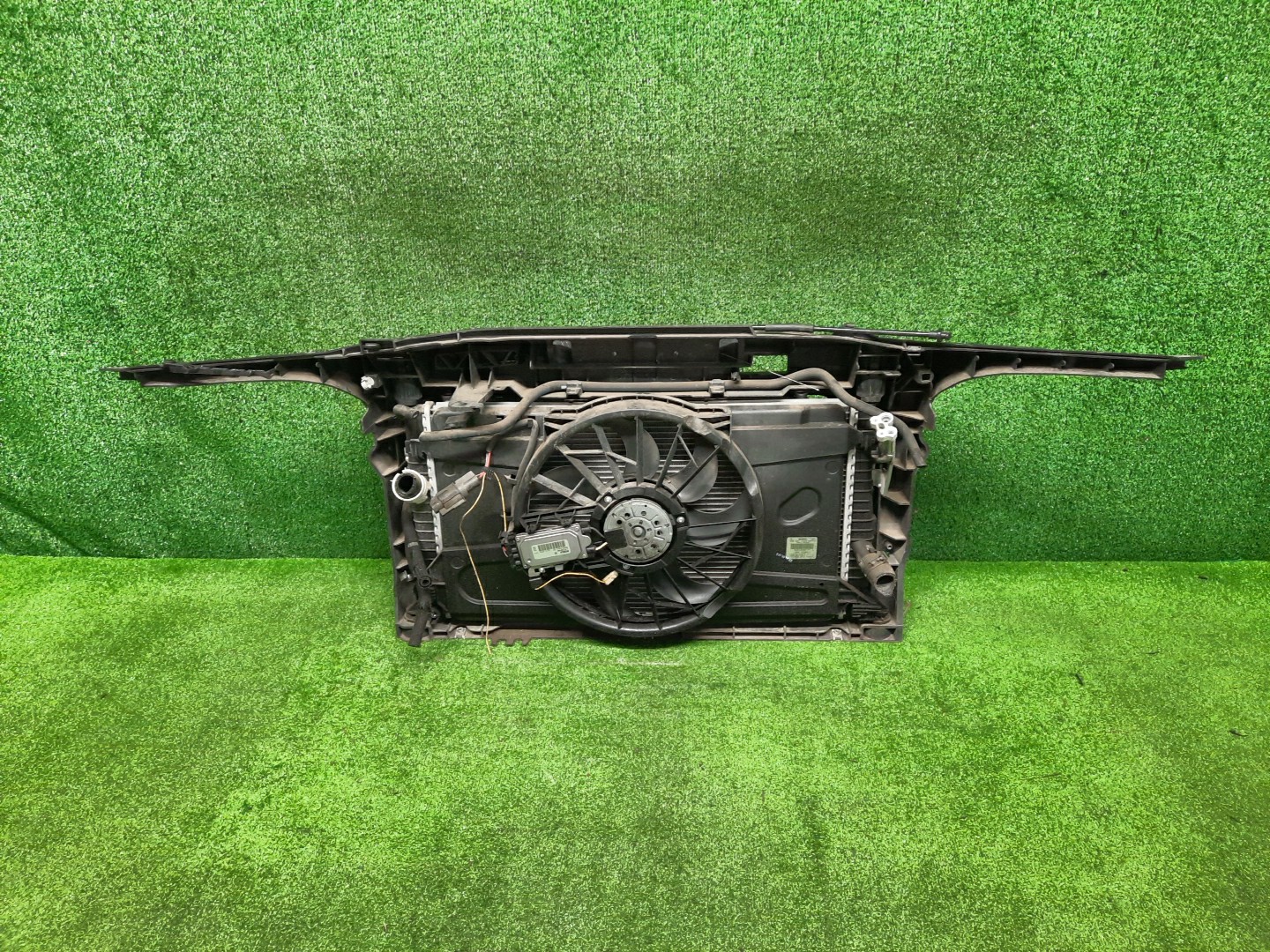Рамка радиатора MAZDA AXELA, MAZDA 3, 3 BK5P, BK3P, BKEP, BK L3-VE 0625 3 ракурс