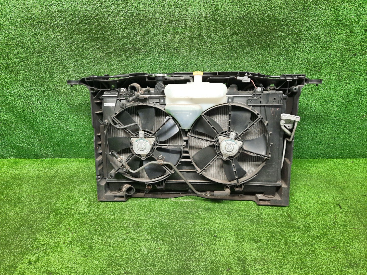 Рамка радиатора MAZDA ATENZA, MAZDA 6, 6 GH5FP, GH5AP, GH5AS, GH5FS, GHEFP, GHEFS, GH5AW, GH5FW, GHEFW, GH L5-VE 0626 2 ракурс