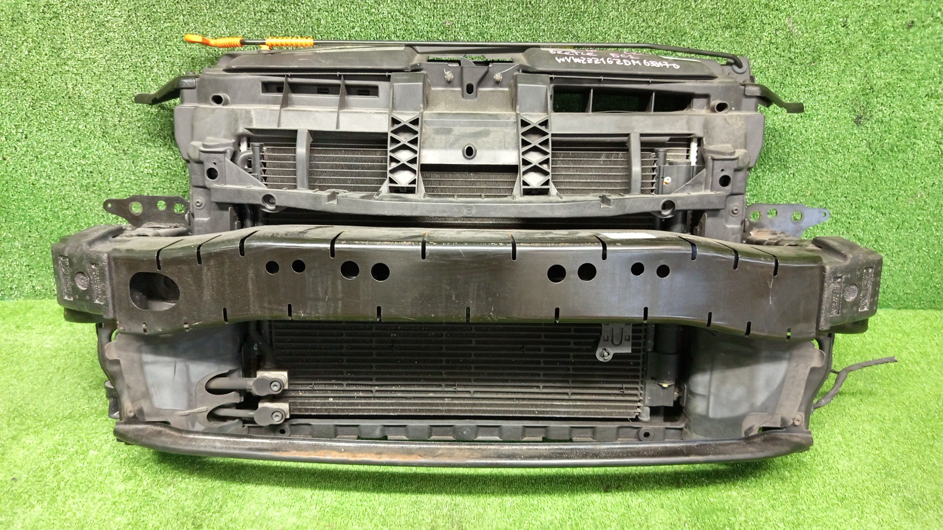 Рамка радиатора VOLKSWAGEN BEETLE 5C1 CBZB 0635 1 ракурс
