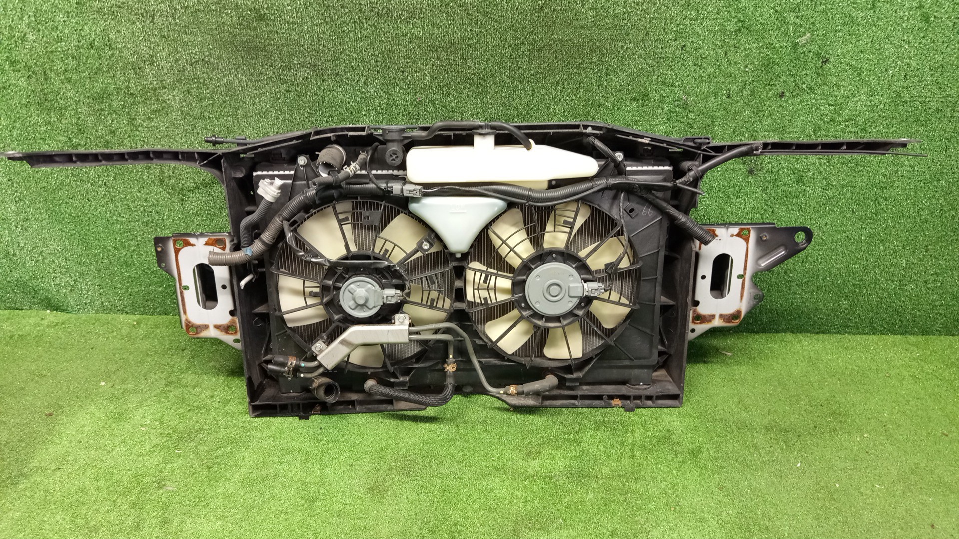 Рамка радиатора MAZDA ATENZA, MAZDA 6 GG3S, GY3W, GYEW, GGEP, GGES, GG3P, GY, GG L3-VE 0640 2 ракурс