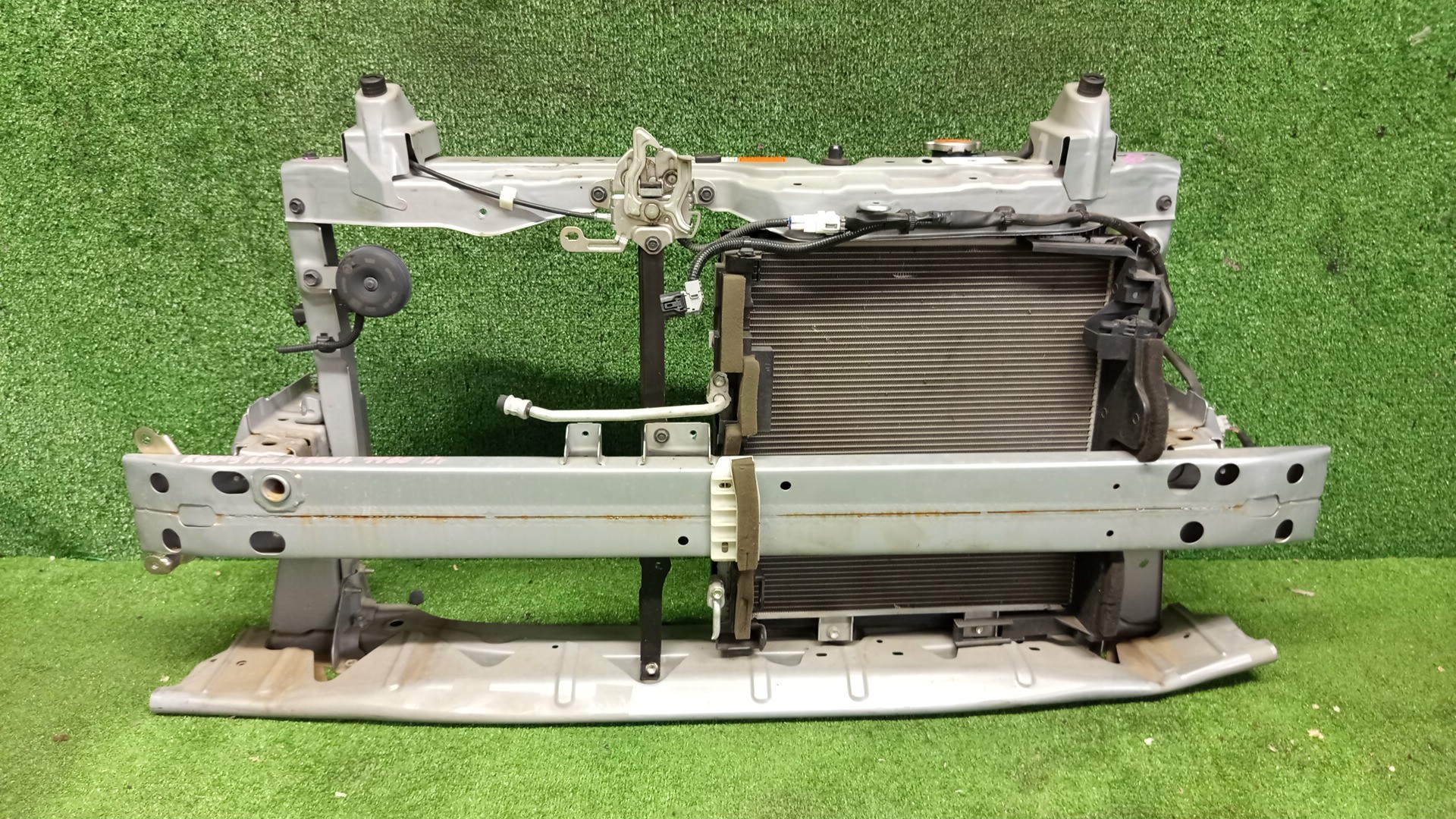 Рамка радиатора TOYOTA ROOMY M900A 1KR-FE 0651 1 ракурс