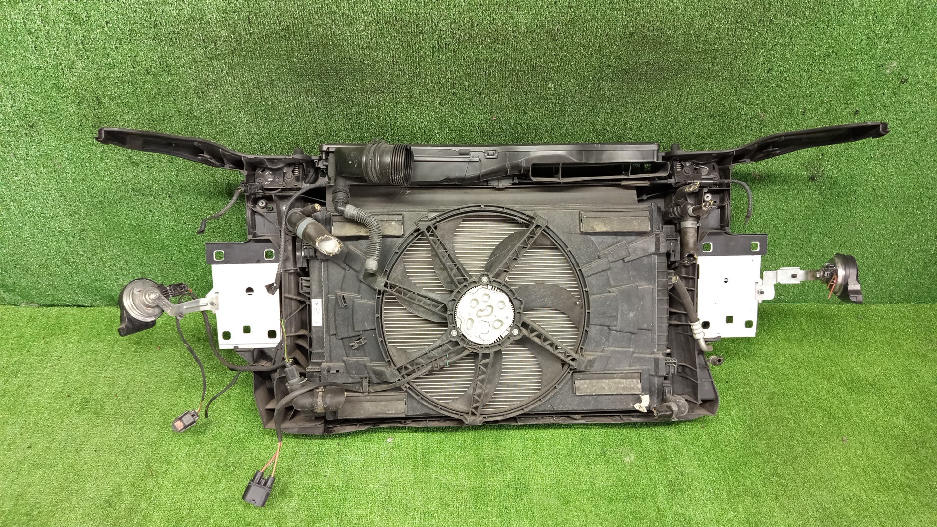 Рамка радиатора AUDI A3 8V, 8VA, 8V1, 8VS, 8V7 CXS 6053 3 ракурс