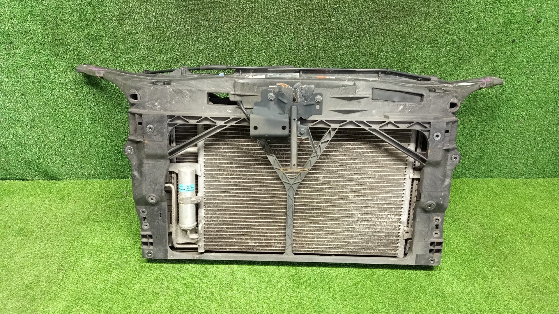 Рамка радиатора MAZDA AXELA, MAZDA3, 3 BK5P, BK3P, BKEP, BK ZY-VE 0655 1 ракурс