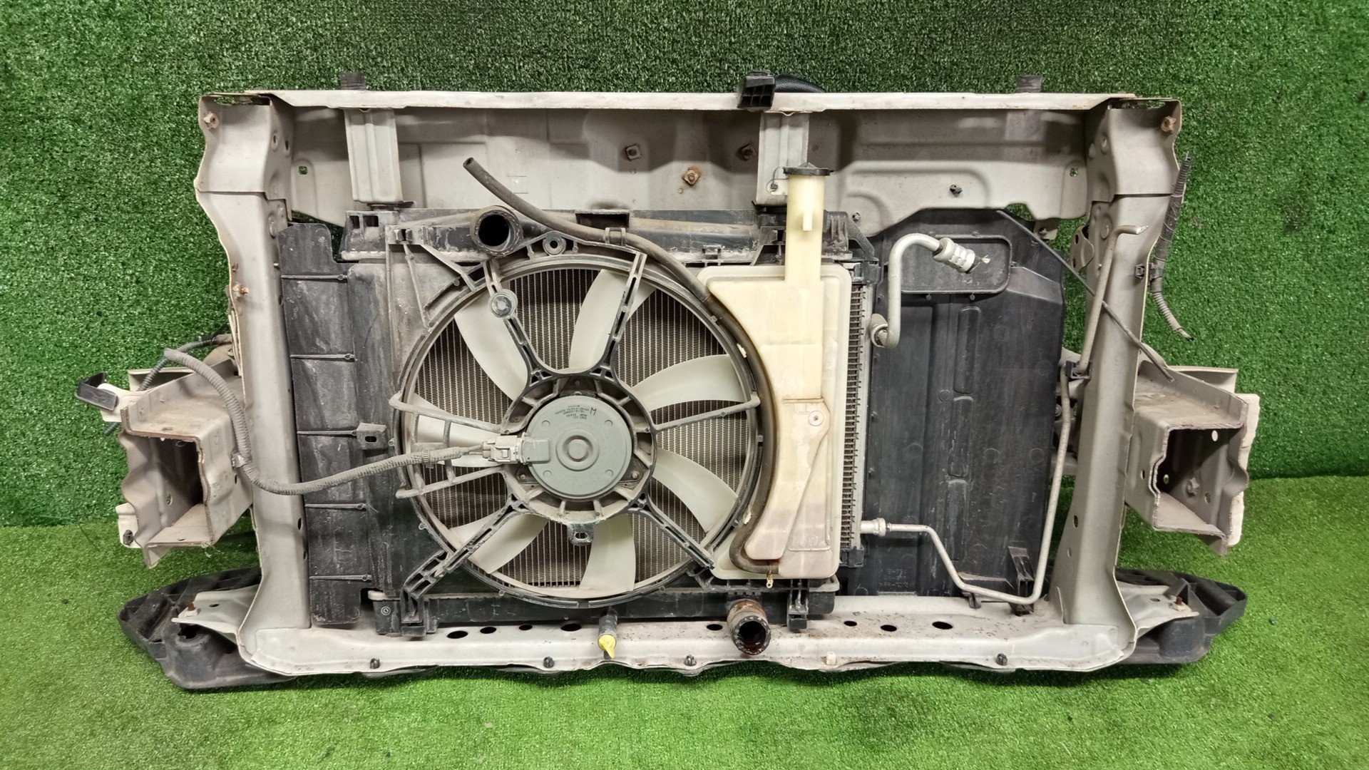 Рамка радиатора TOYOTA PROBOX, SUCCEED NSP160V, NCP160V, NCP165V, NHP160V 1NZ-FE 0665 3 ракурс