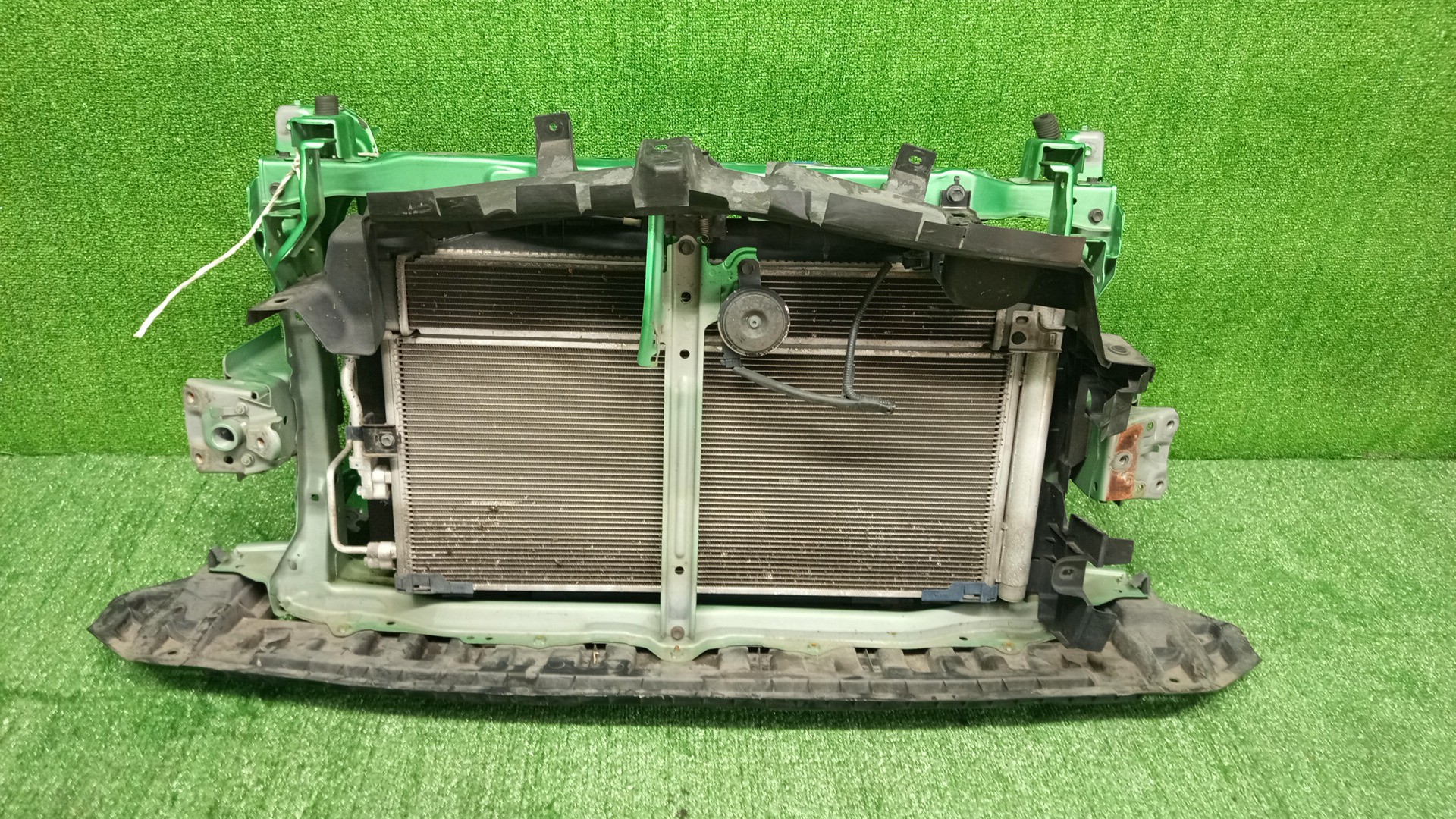 Рамка радиатора TOYOTA SIENTA NSP172G, NSP170G, NCP175G, NHP170G 1NZ-FXE 0671 1 ракурс