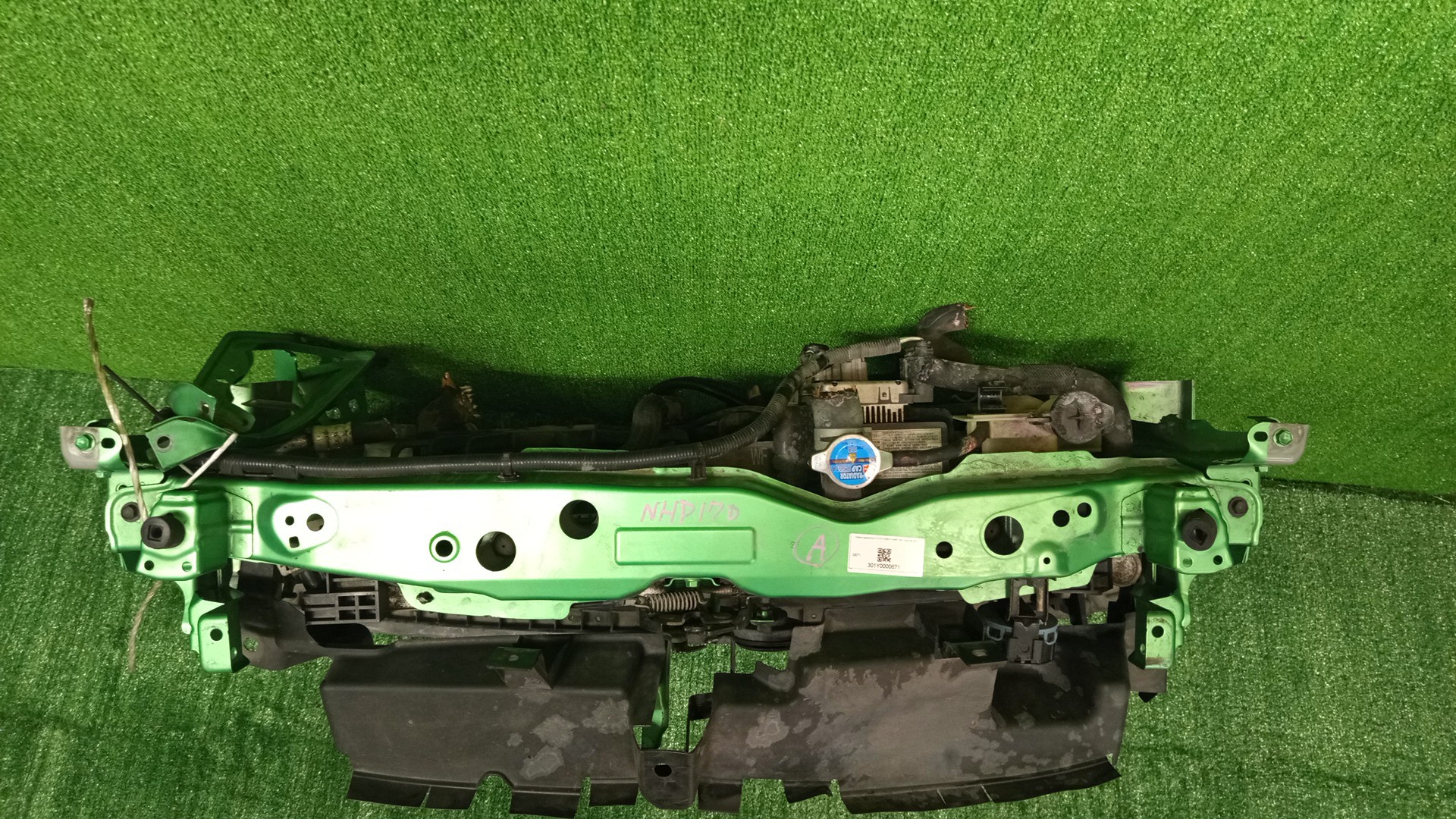 Рамка радиатора TOYOTA SIENTA NSP172G, NSP170G, NCP175G, NHP170G 1NZ-FXE 0671 2 ракурс