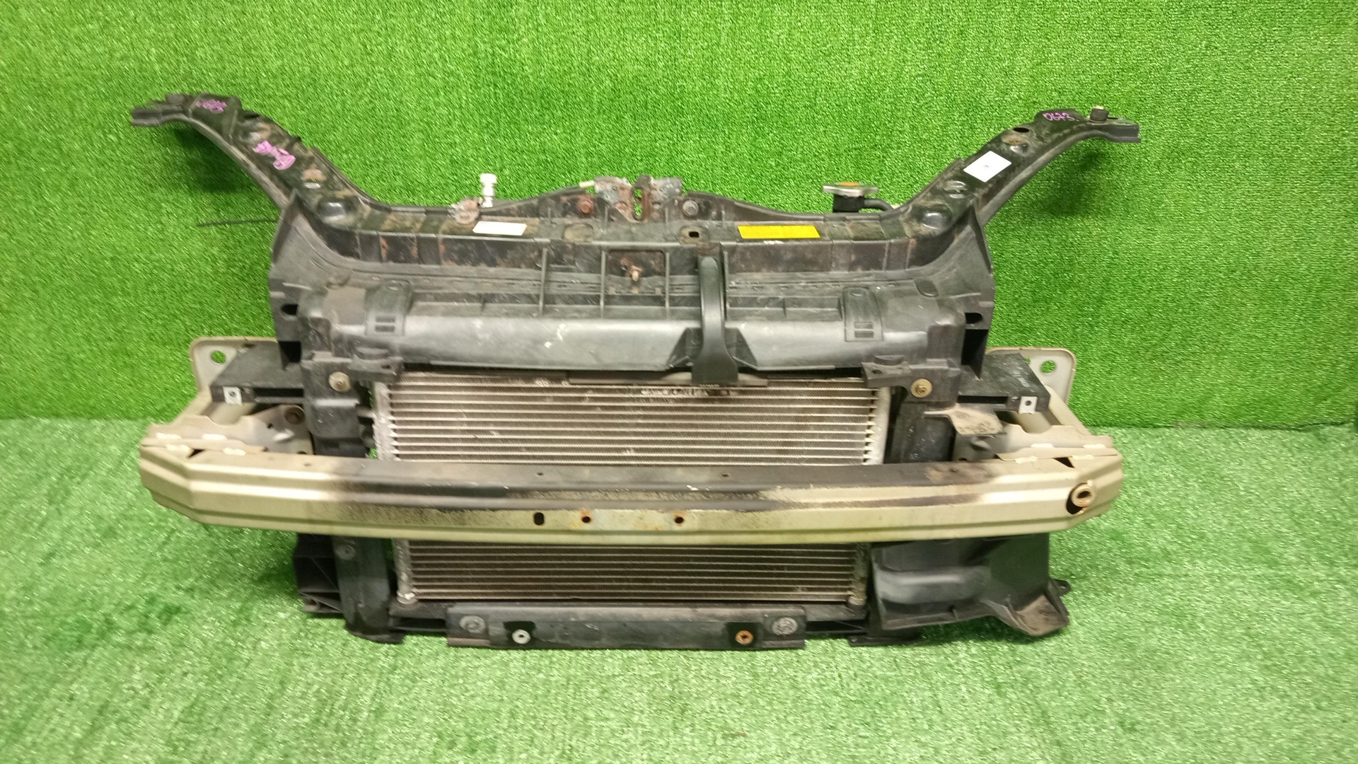 Рамка радиатора MAZDA DEMIO, MAZDA2 DY3W, DY5W, DY3R, DY ZJ-VE 0673 1 ракурс Рамка радиатора MAZDA DEMIO, MAZDA2 DY3W, DY5W, DY3R, DY ZJ-VE 0673 1 ракурс