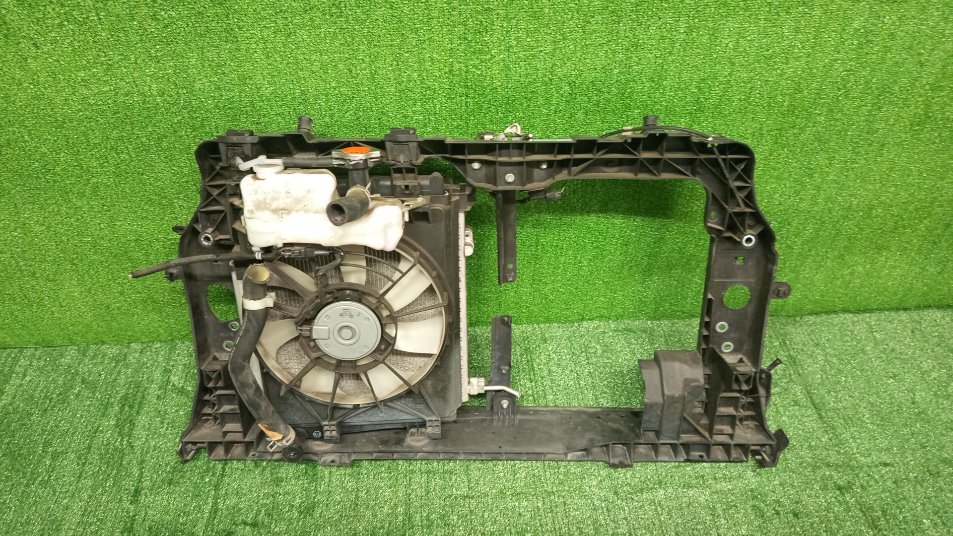 Рамка радиатора DAIHATSU MIRA E:S LA350S KF 0677 2 ракурс