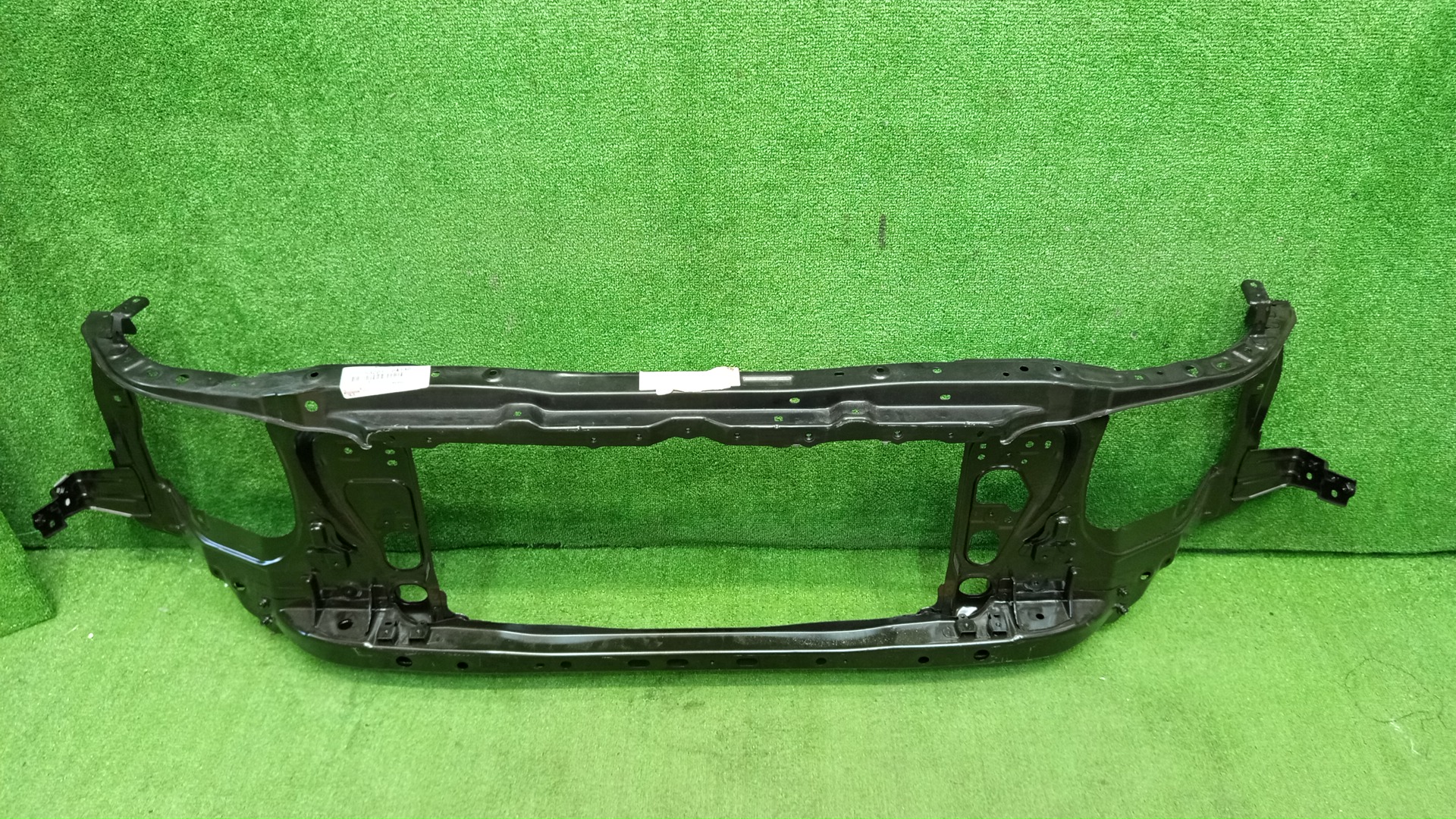 Рамка радиатора TOYOTA TACOMA GRN305L 53201-04130 5 ракурс