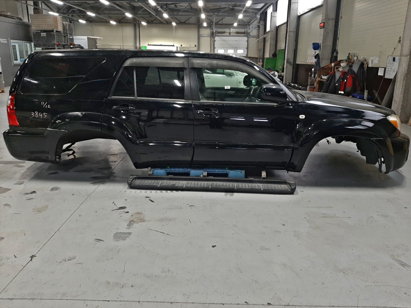 Кузов TOYOTA HILUX SURF TRN215W 590 2 ракурс