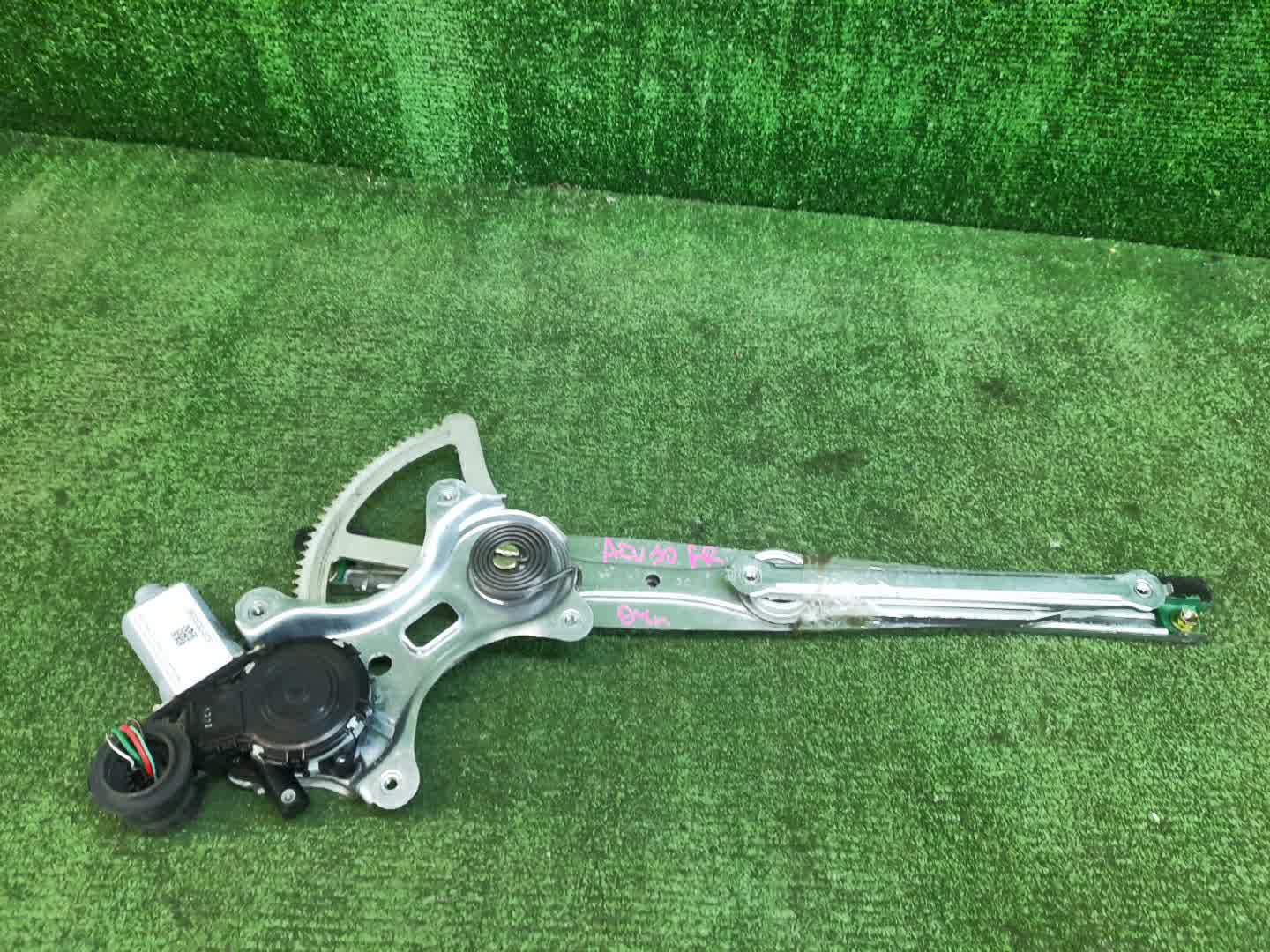 Стеклоподъемник правый передний TOYOTA CAMRY ACV30 1 ракурс