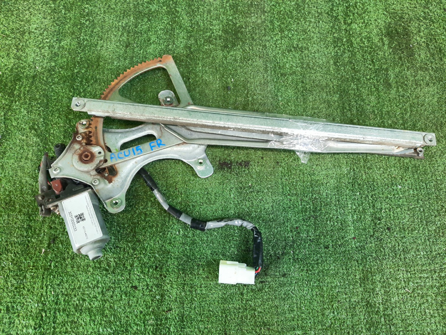 Стеклоподъемник правый передний TOYOTA HARRIER MCU15W 85710-48010 1 ракурс