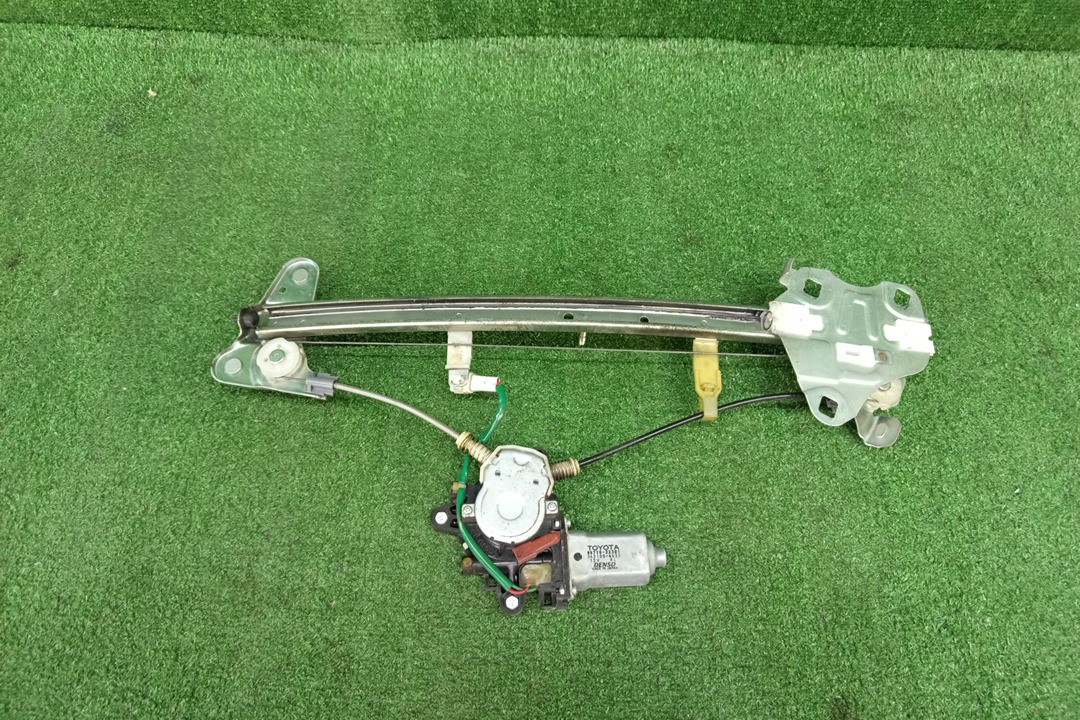 Стеклоподъемник правый передний TOYOTA CHASER GX90 85710-22301 2 ракурс