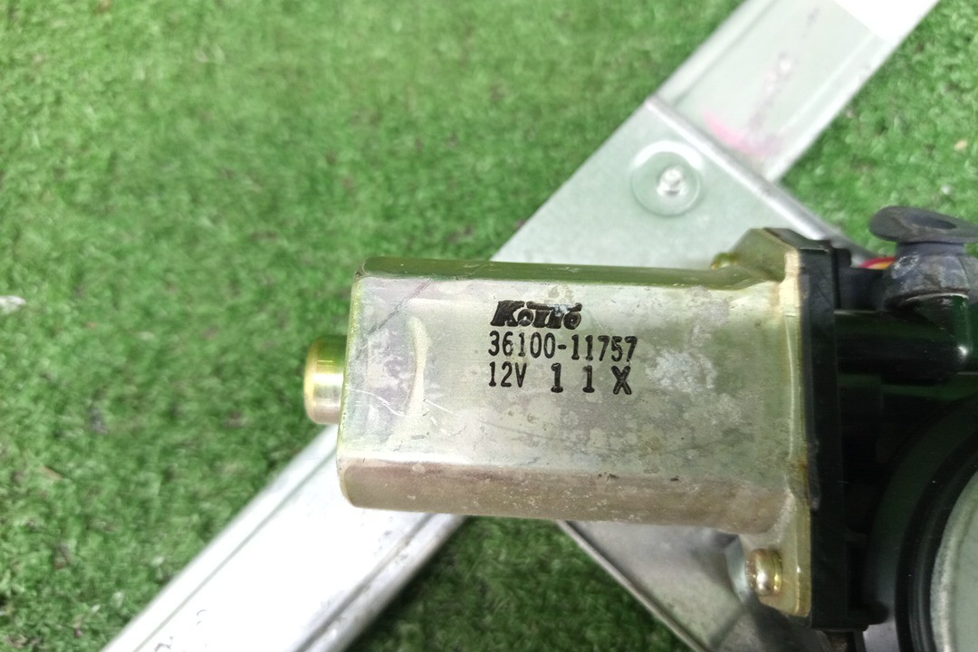 Стеклоподъемник правый передний MAZDA CAPELLA GW8W 36100-11757 3 ракурс