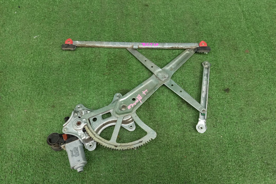 Стеклоподъемник правый передний TOYOTA OPA ZCT10 85710-63010 1 ракурс