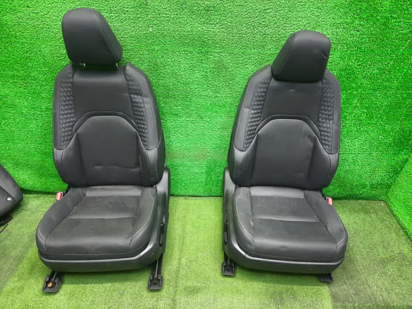 Кресло LEXUS UX300E, UX200, UX250H KMA10, MZAA10, MZAH10 1 ракурс