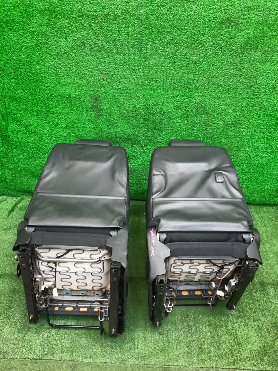 Кресло SUZUKI ESCUDO TDA4W 5 ракурс