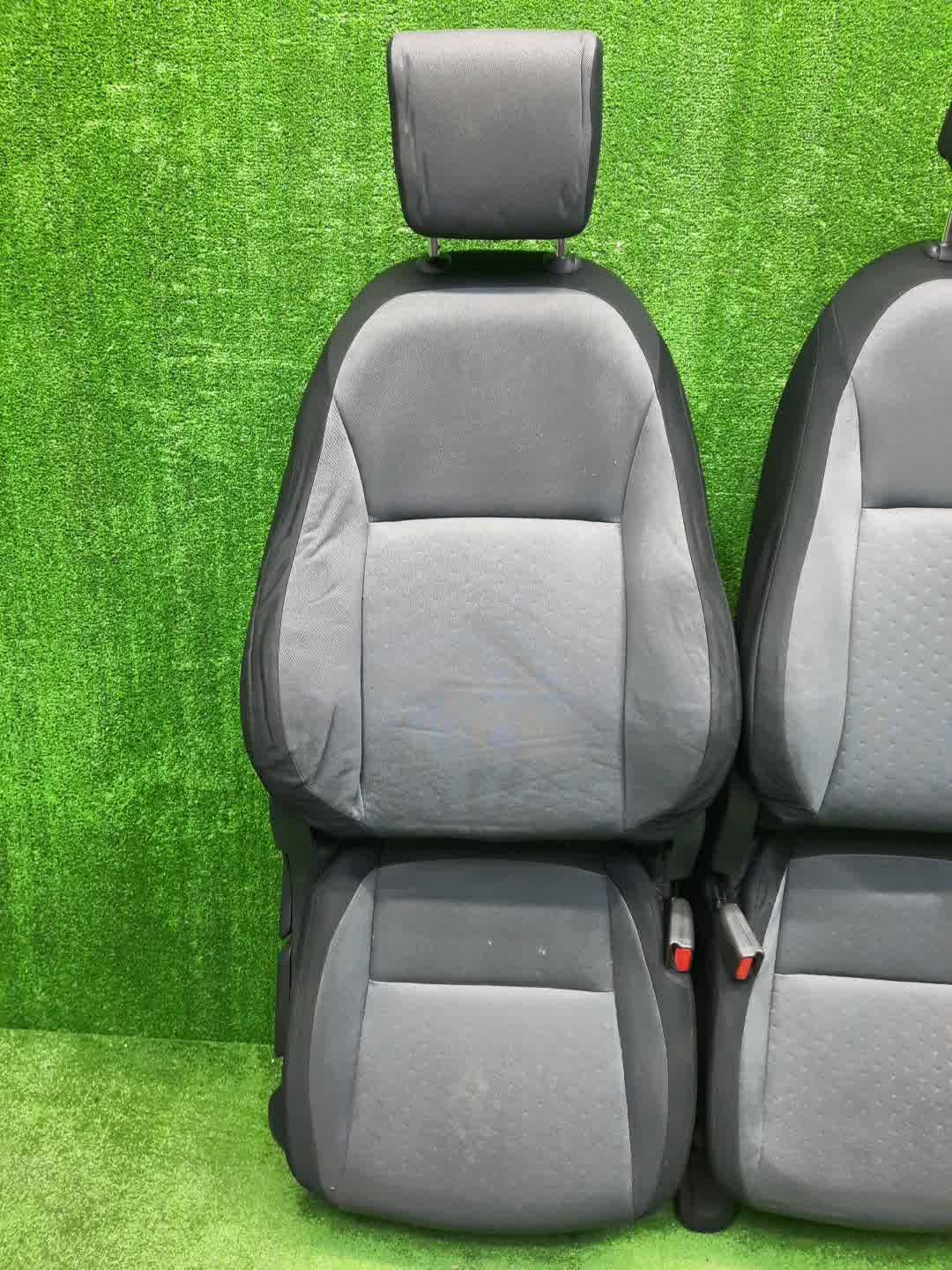 Кресло левое переднее HONDA FIT GR1 2 ракурс