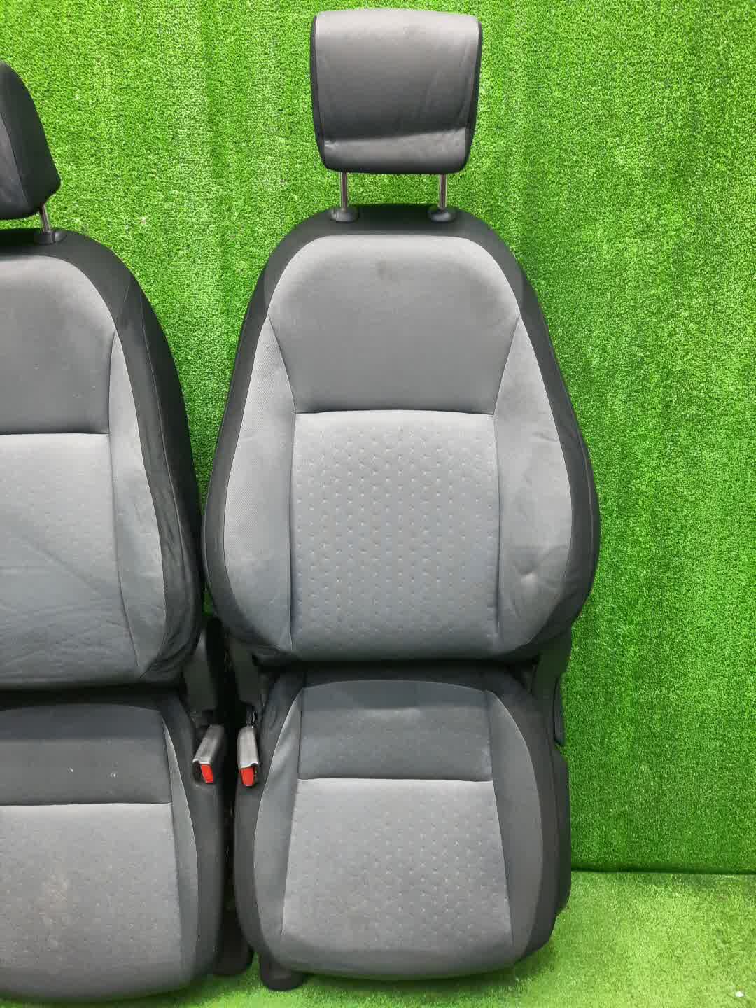 Кресло левое переднее HONDA FIT GR1 3 ракурс