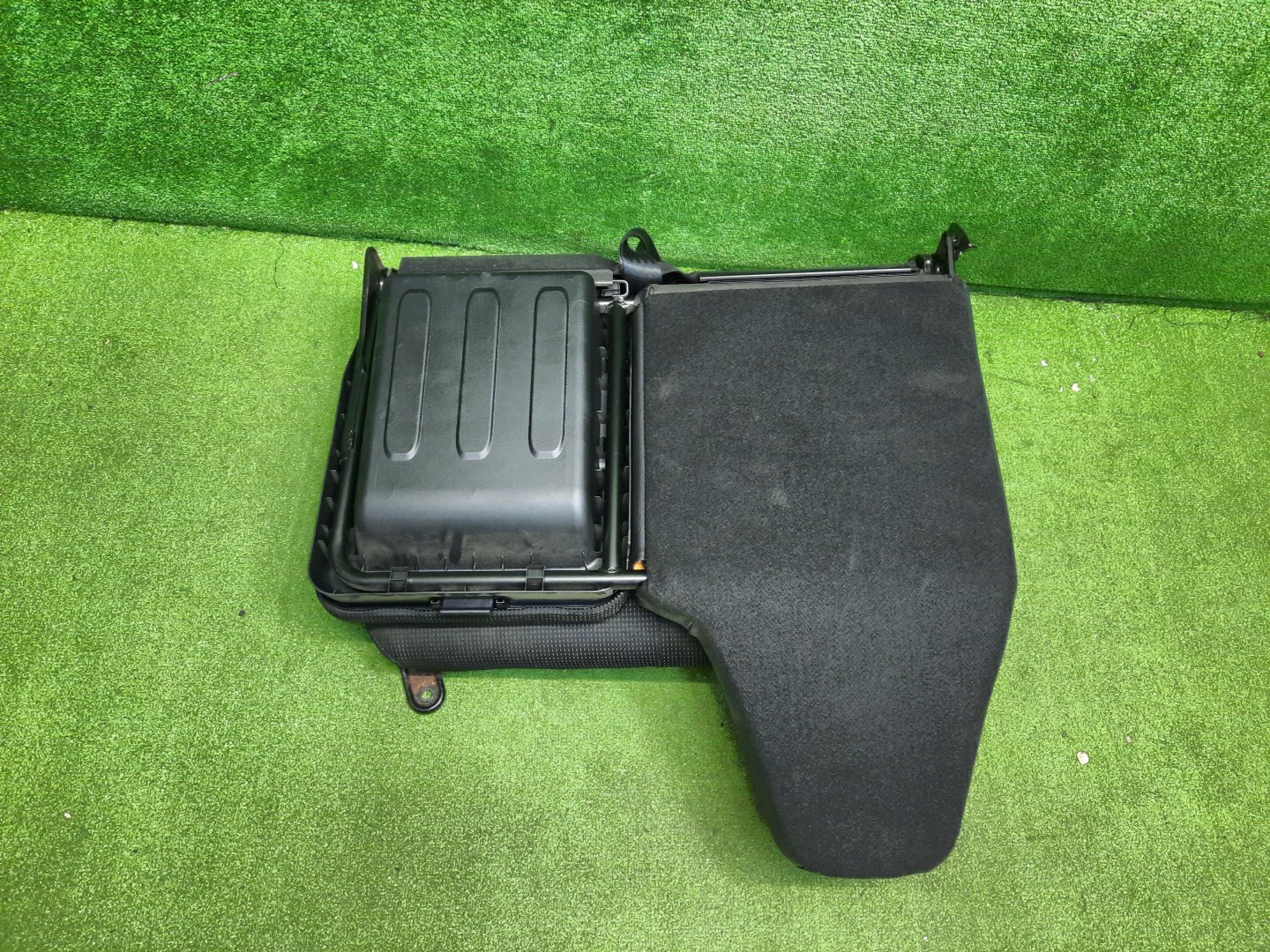 Кресло левое переднее MITSUBISHI FUSO CANTER FBA00 4 ракурс