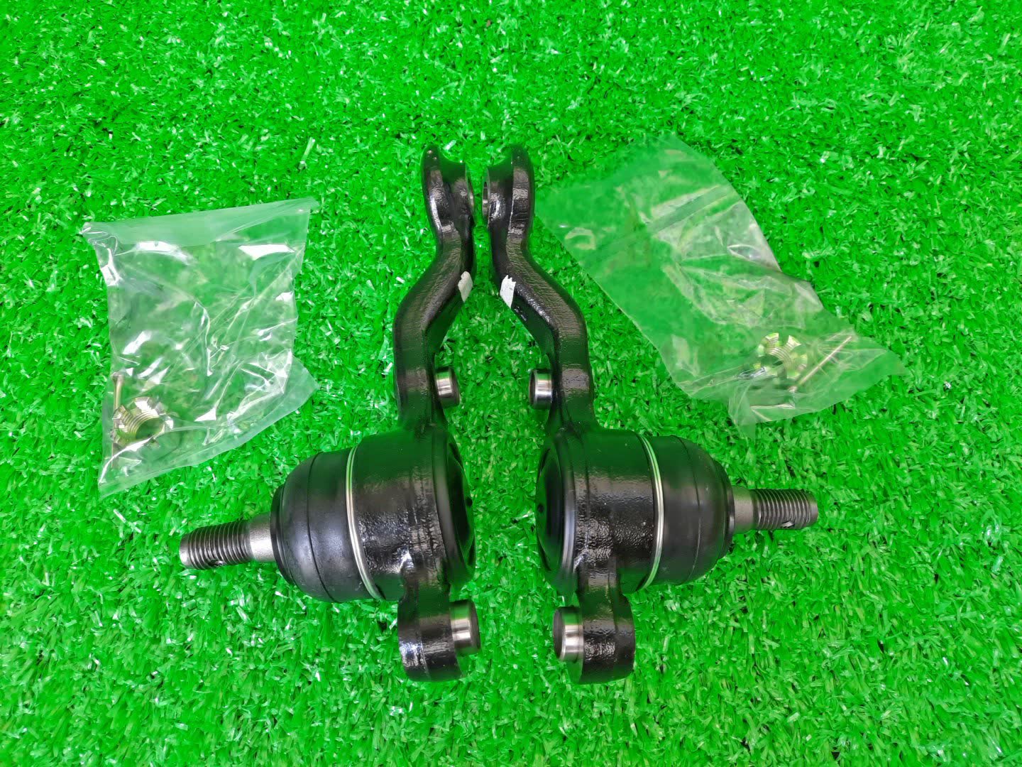 Шаровая опора TOYOTA CROWN JZS151 04436-30040 3 ракурс