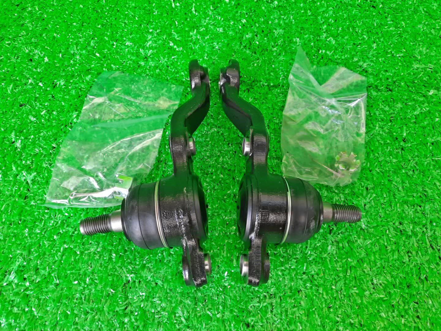 Шаровая опора TOYOTA MARK II JZX100 04436-51010 3 ракурс