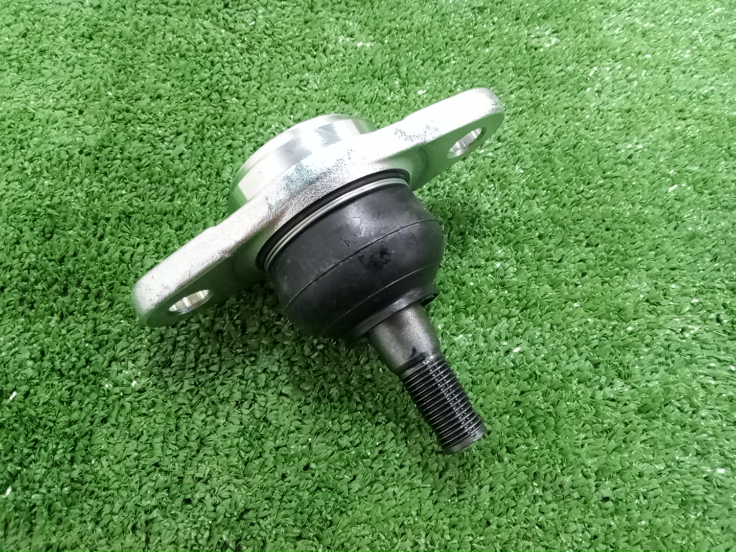 Шаровая опора TOYOTA HIACE KDH205 43330-29575 1 ракурс Шаровая опора TOYOTA HIACE KDH205 43330-29575 1 ракурс