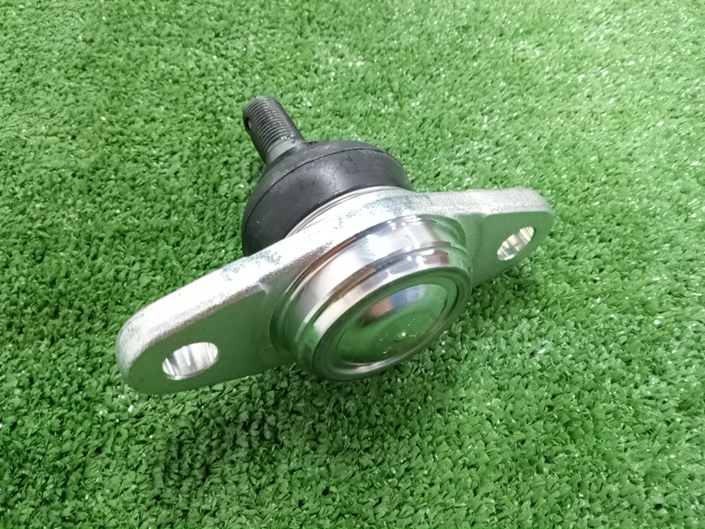Шаровая опора TOYOTA HIACE KDH205 43330-29575 2 ракурс Шаровая опора TOYOTA HIACE KDH205 43330-29575 2 ракурс