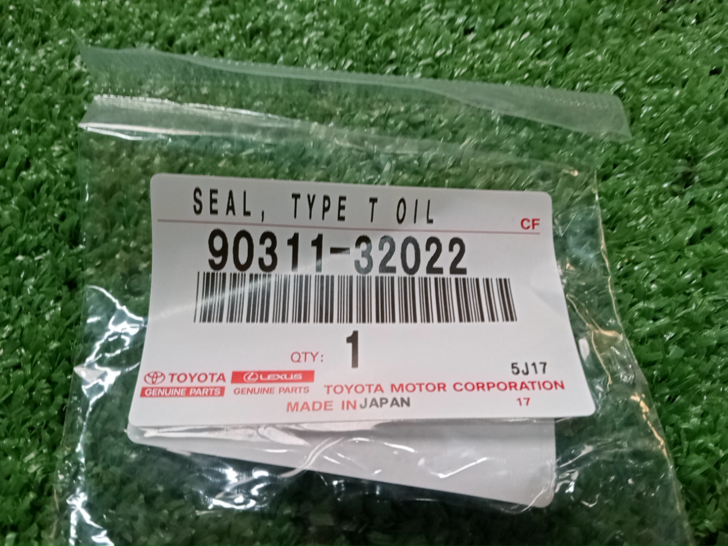 Сальник TOYOTA HILUX TGN26 2TR-FE 90311-32022 3 ракурс